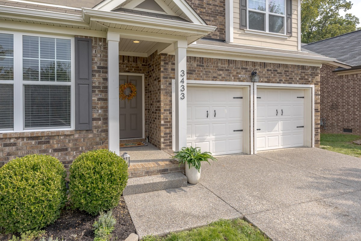 3433 Turfway Ln