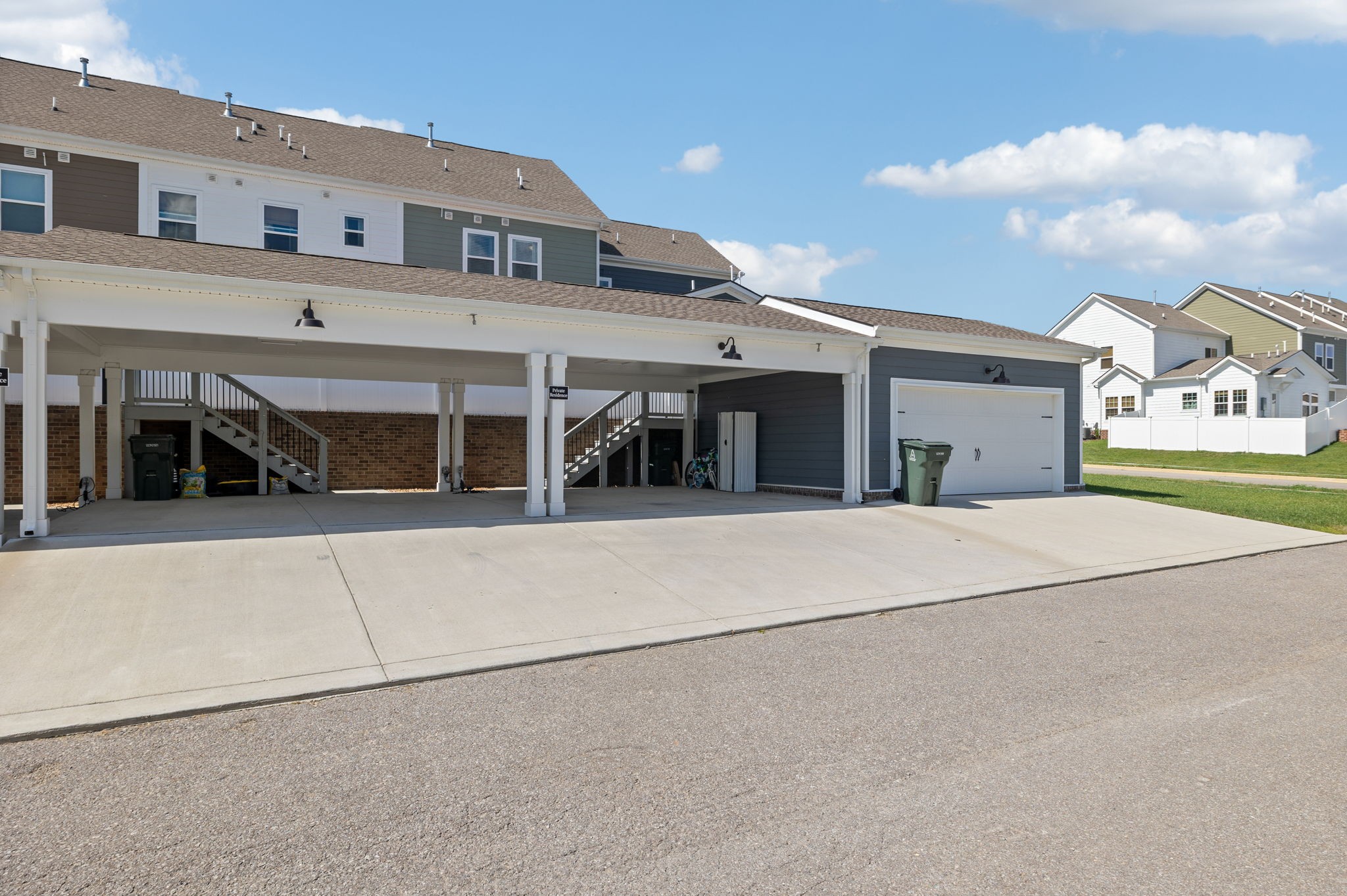 856 Westcott Ln