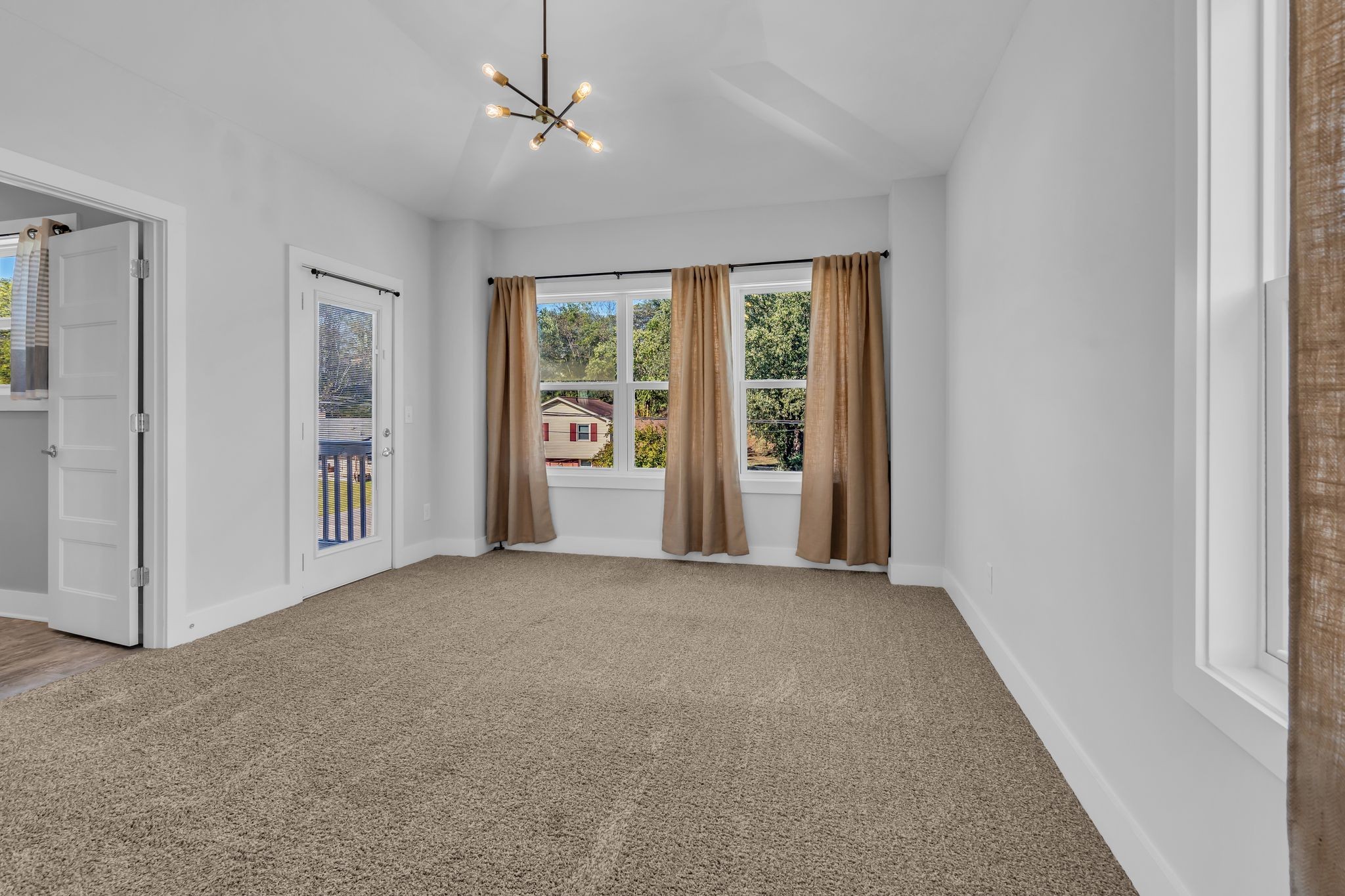 1005B Shadow Ln
