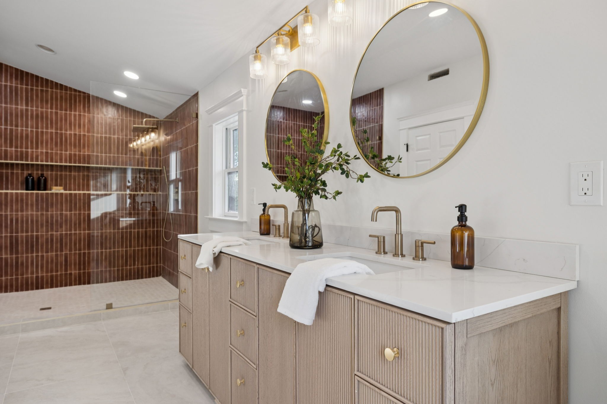 1501 Lillian St