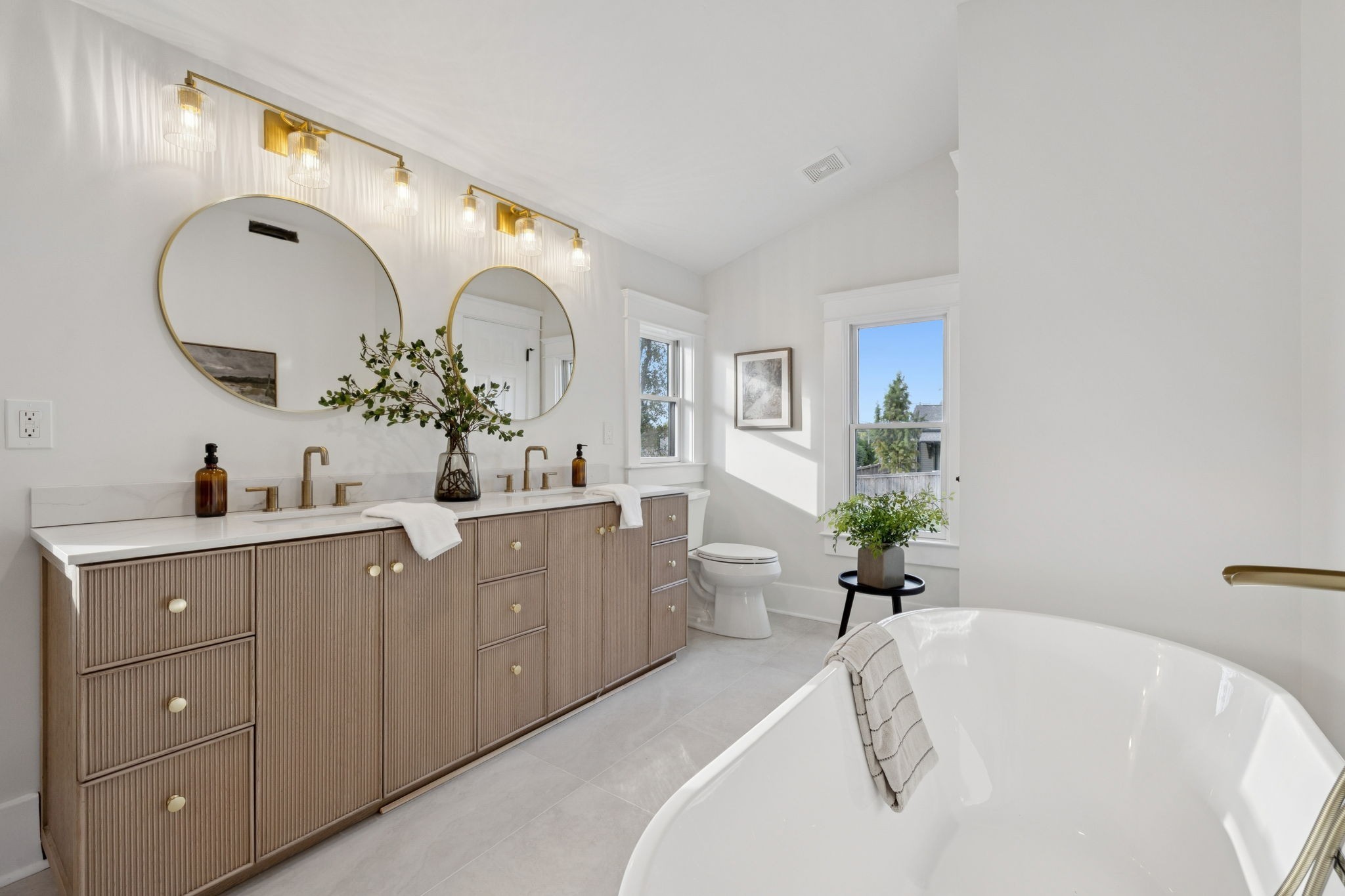 1501 Lillian St