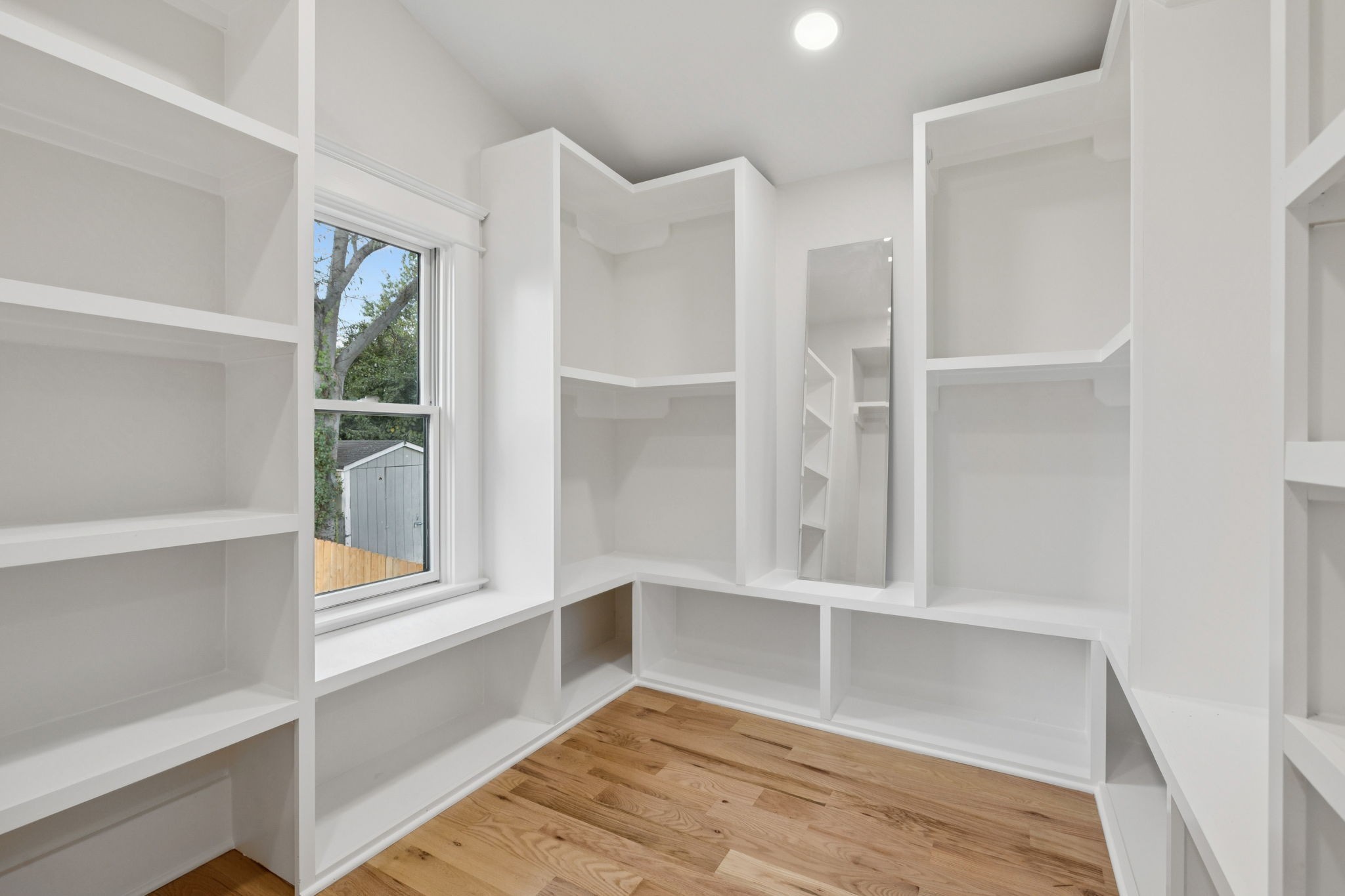 1501 Lillian St