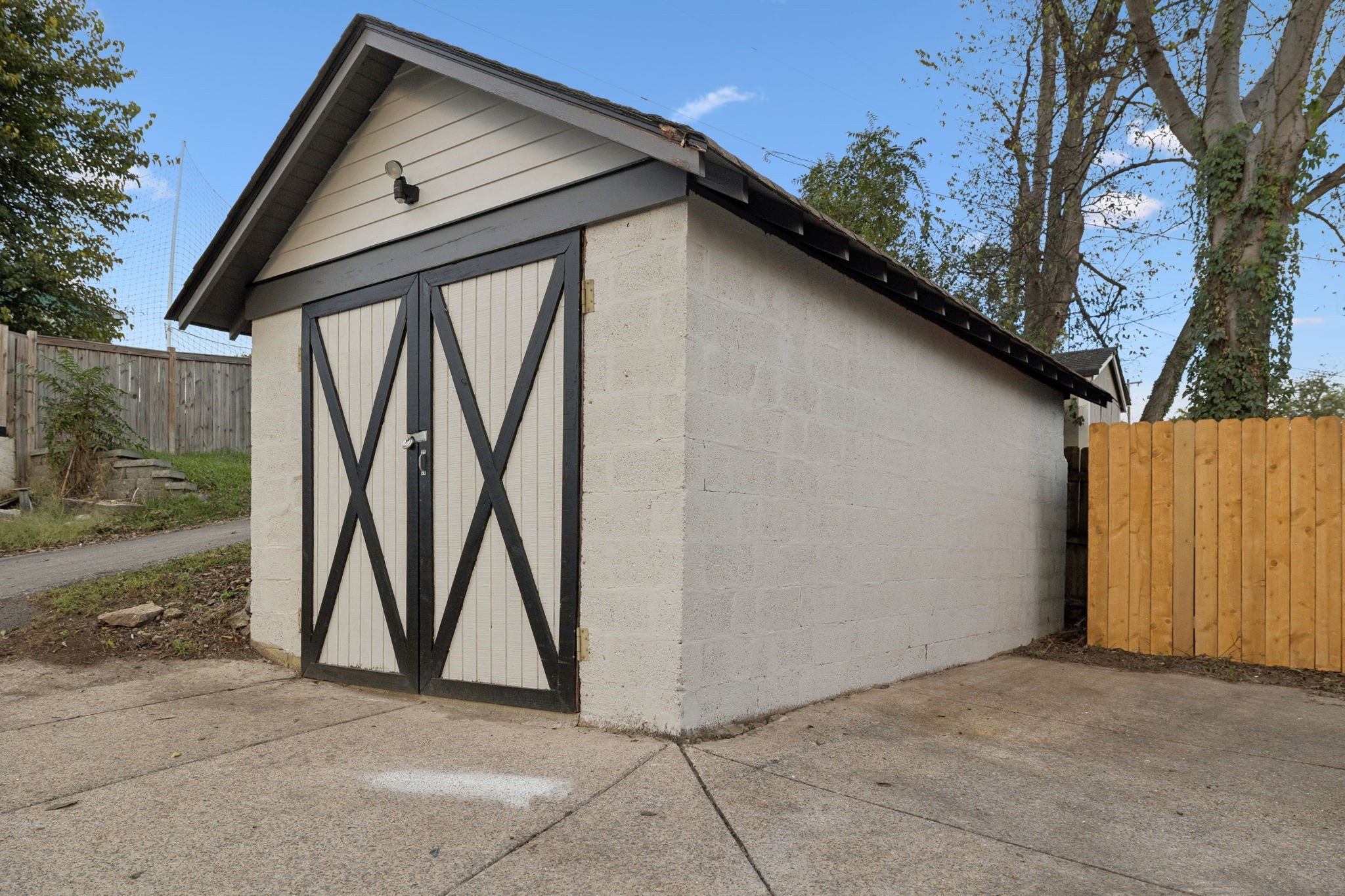 1501 Lillian St