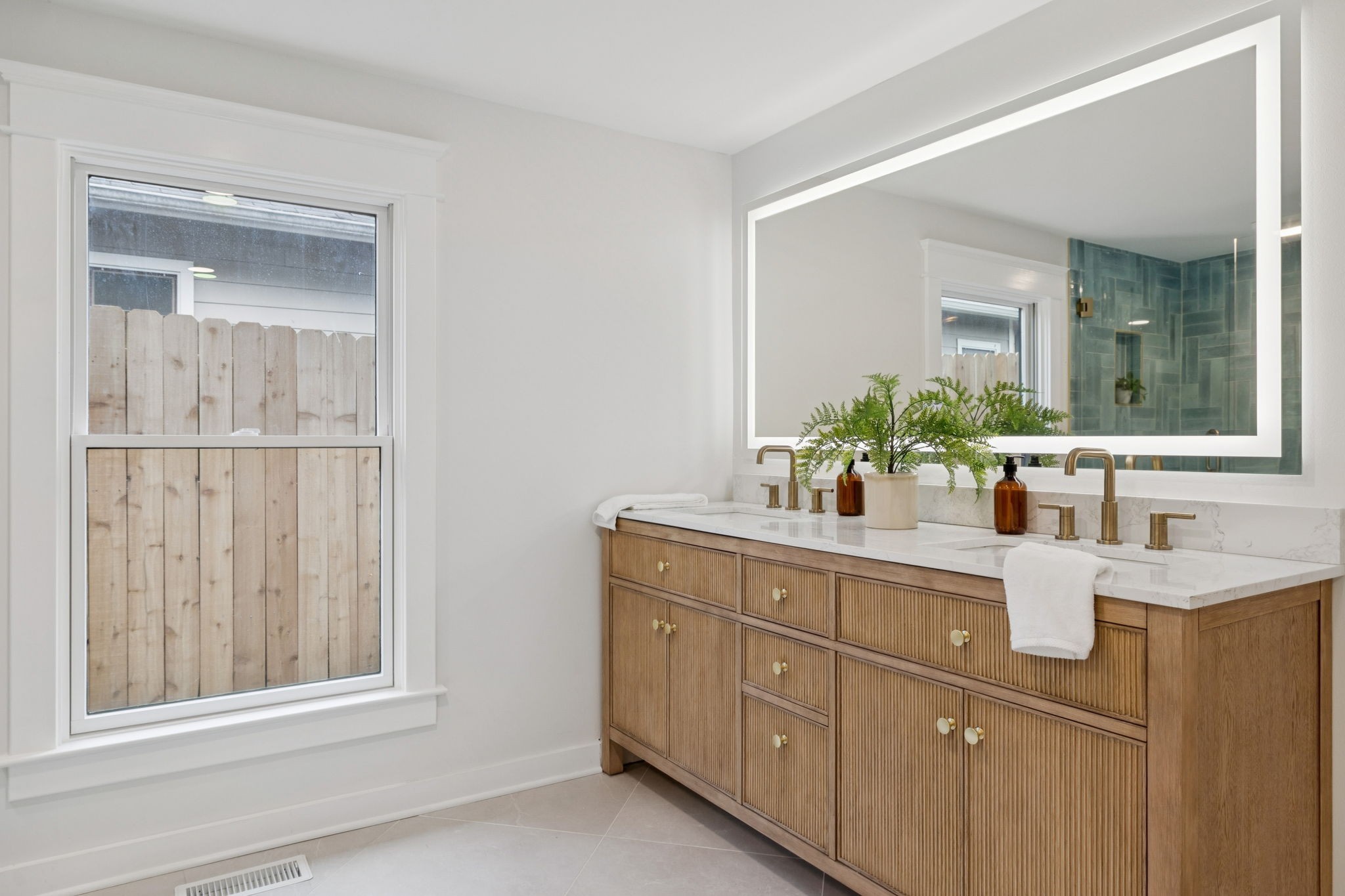 1501 Lillian St