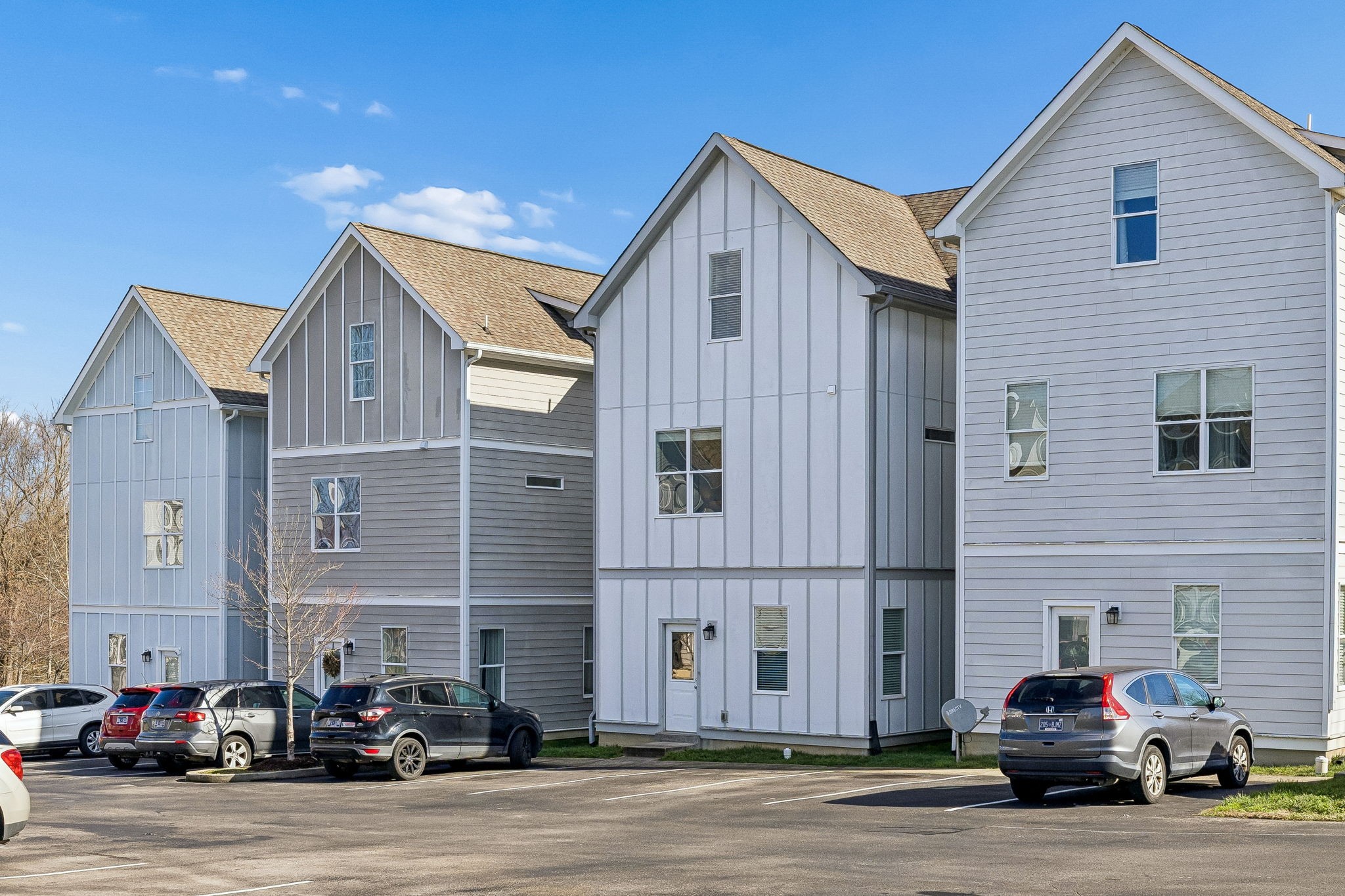 743 Cottage Park Dr