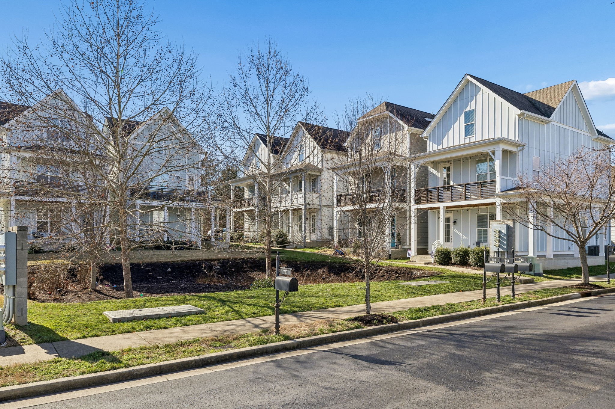 743 Cottage Park Dr