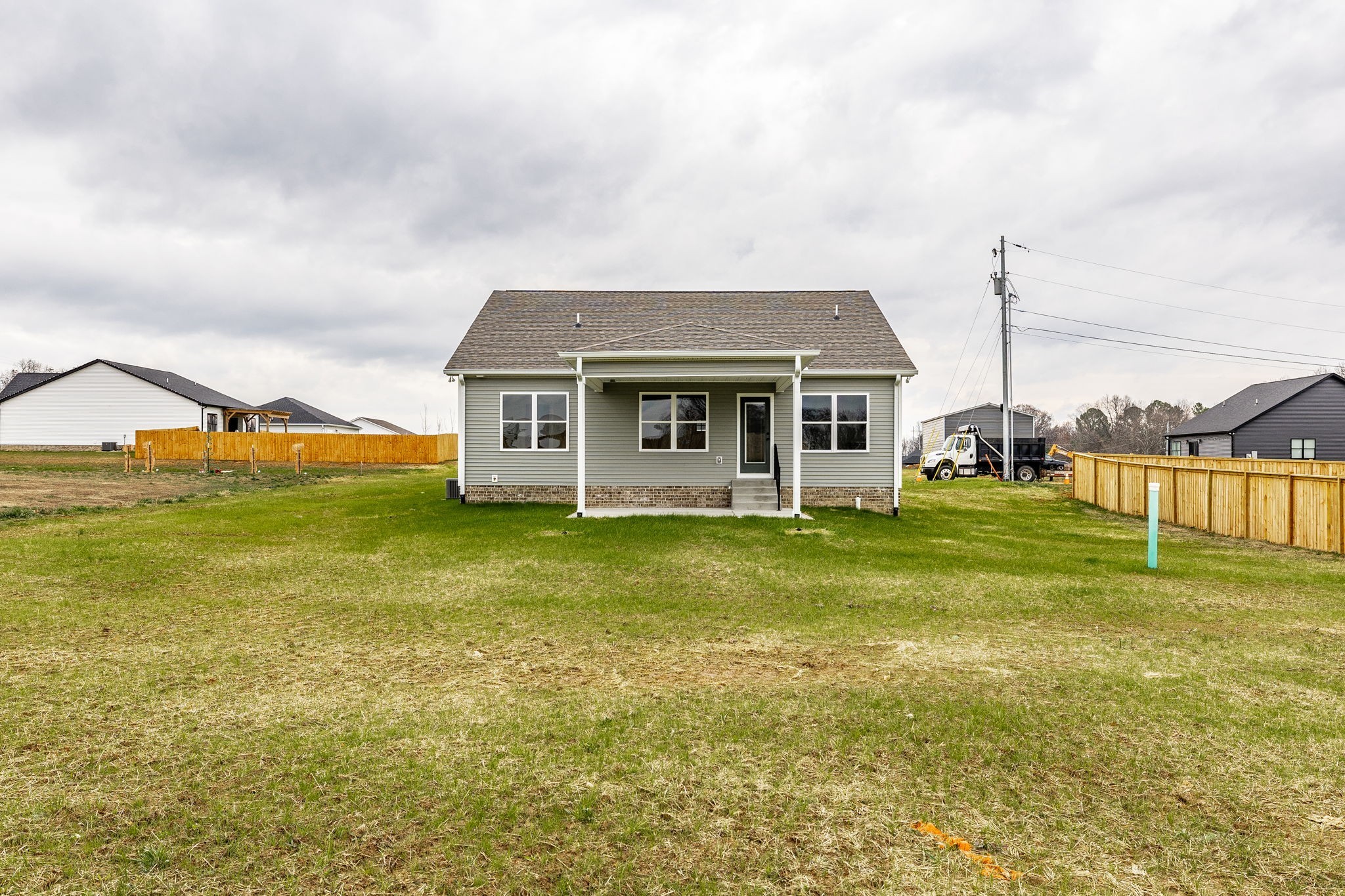 3043 Ayrshire Dr