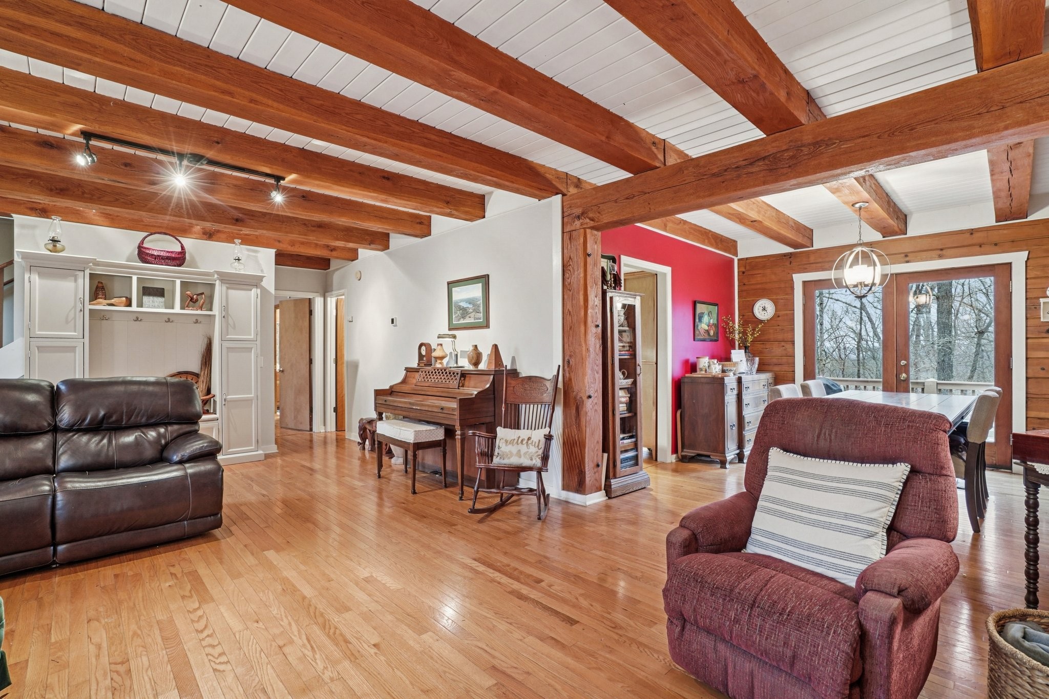747 Lone Oak Dr
