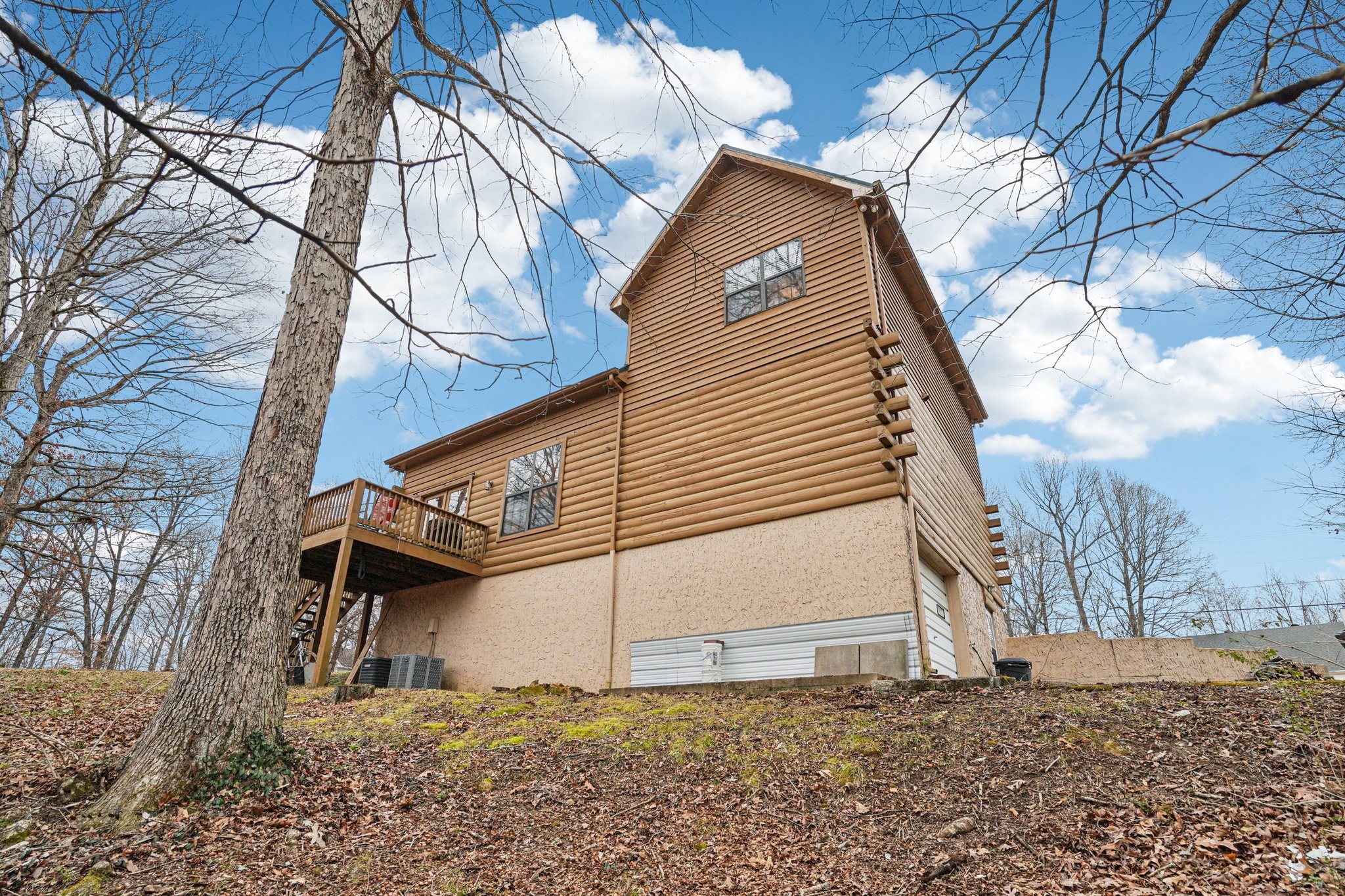 747 Lone Oak Dr