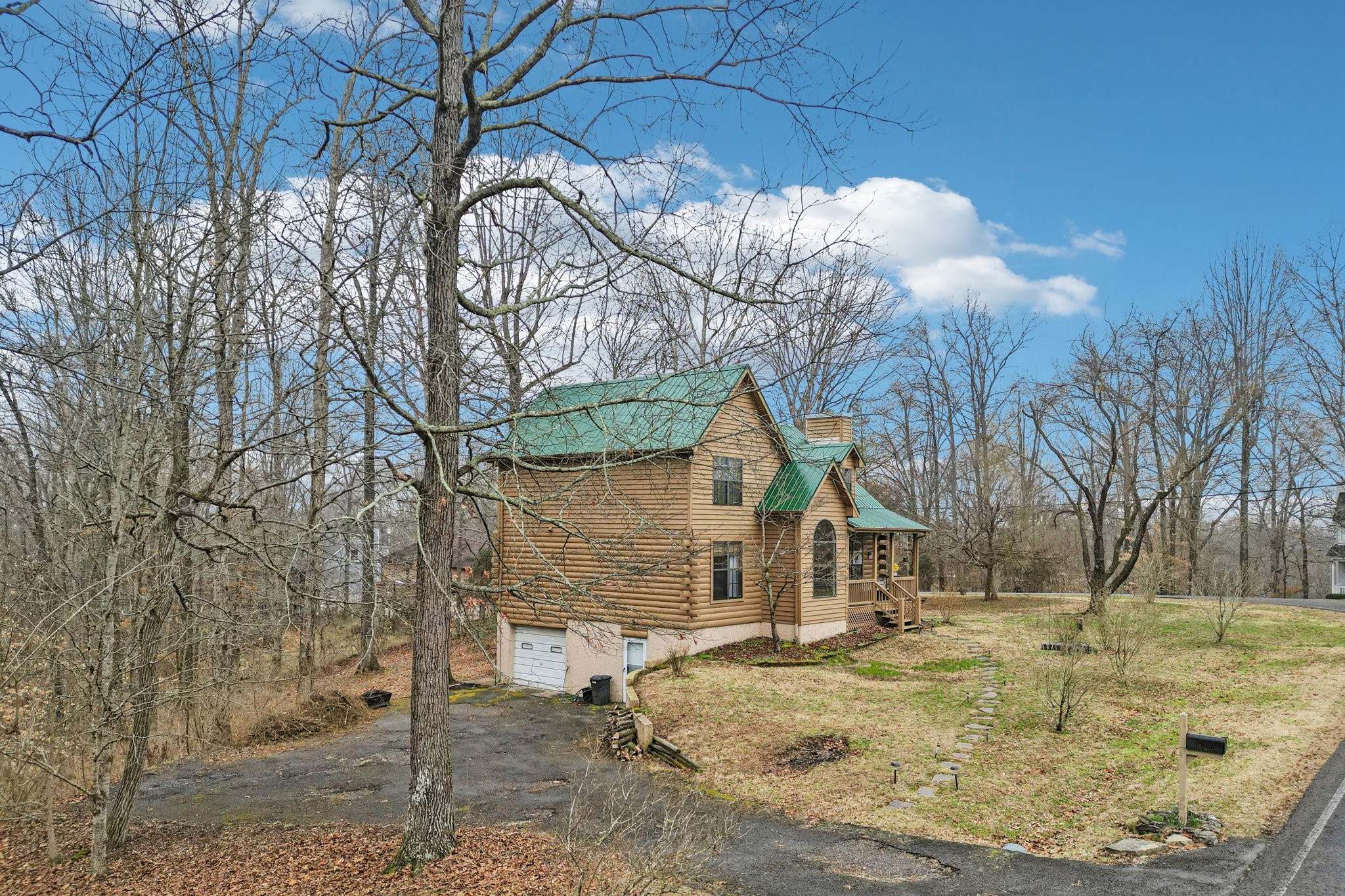 747 Lone Oak Dr