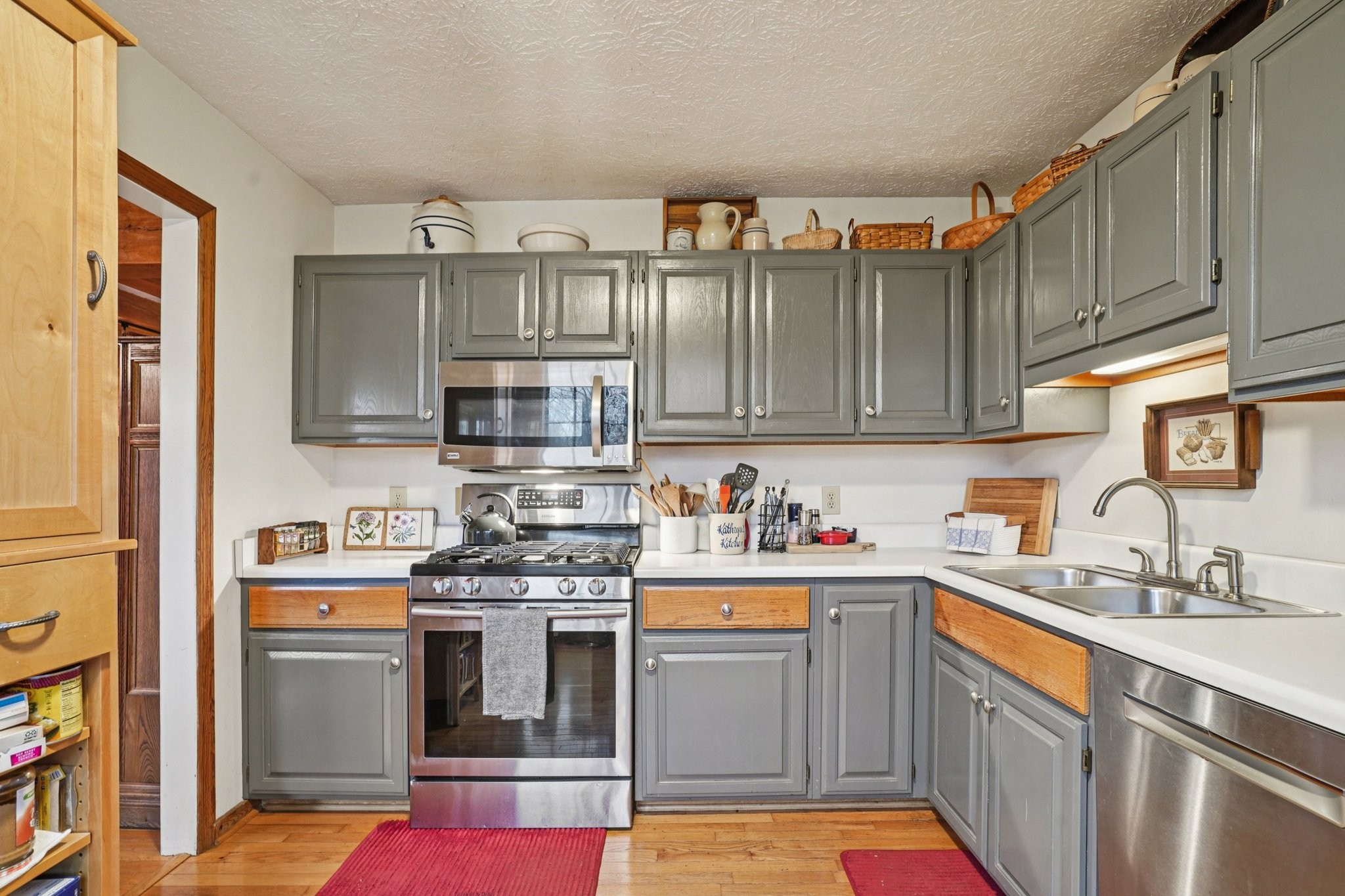 747 Lone Oak Dr