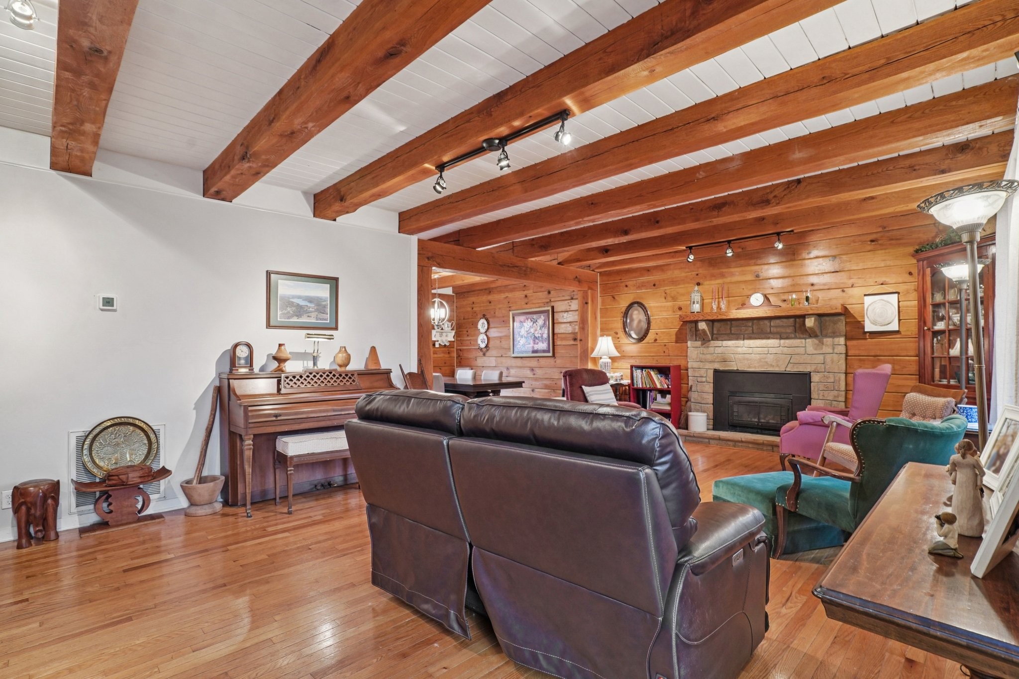 747 Lone Oak Dr