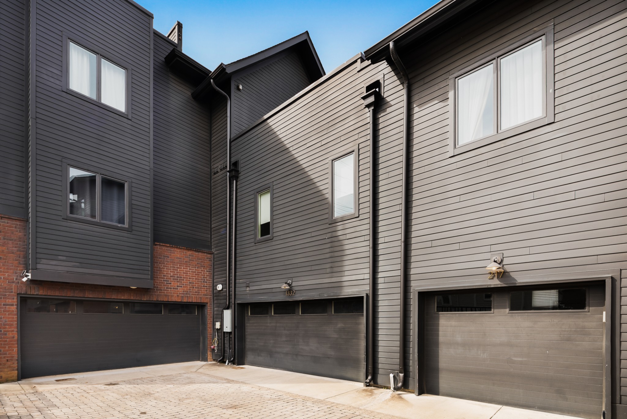 1332 3rd Ave, N