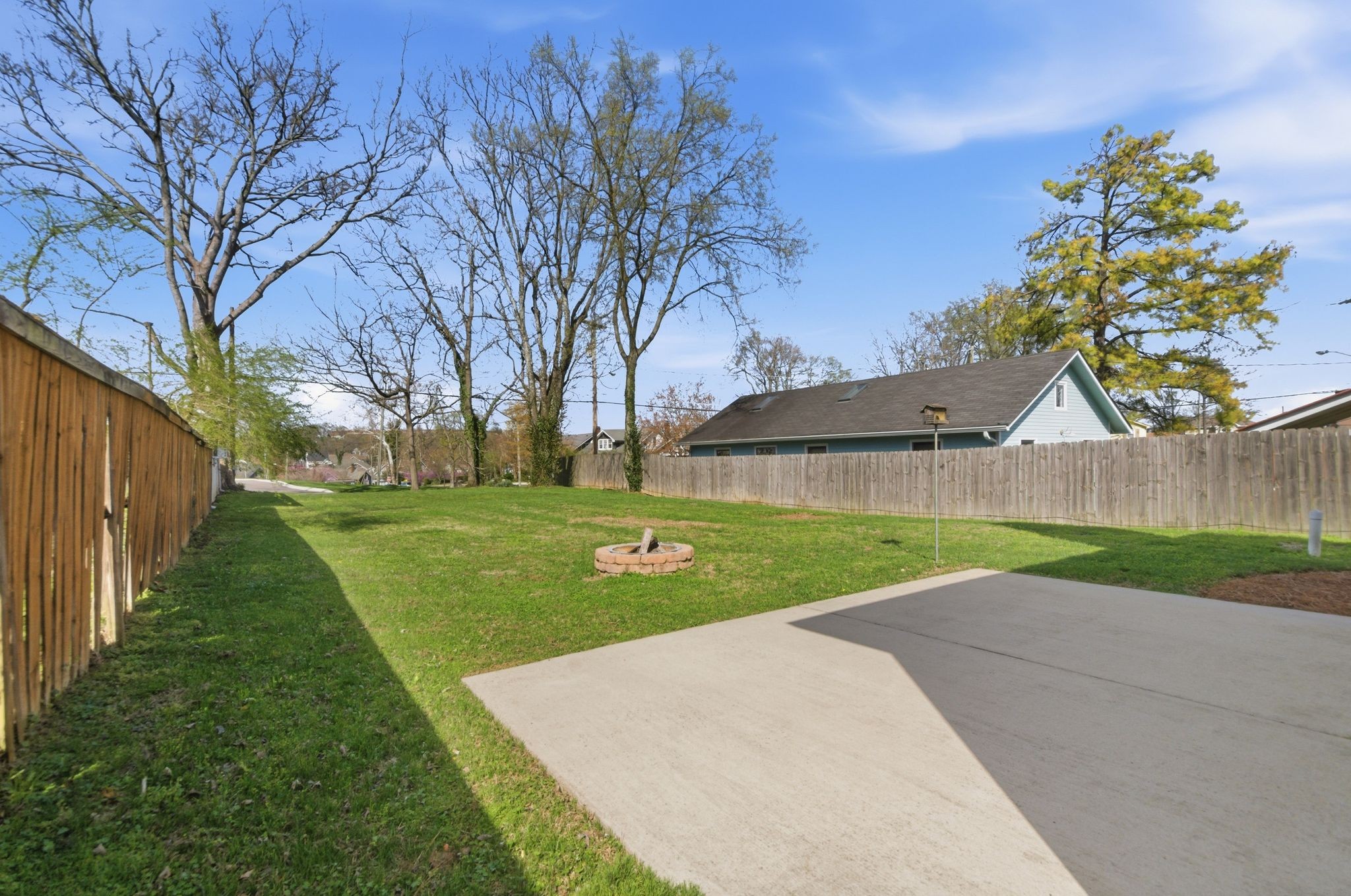 910 Benton Ave