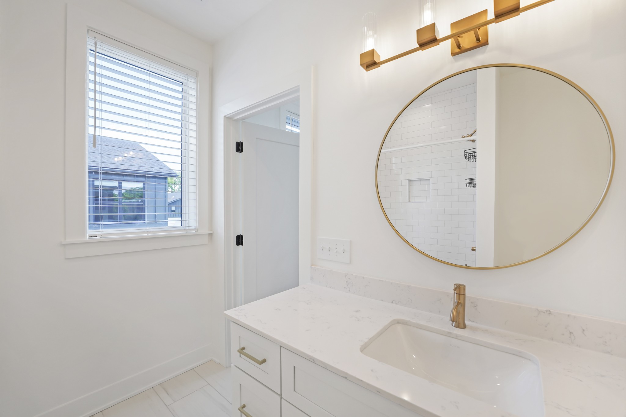 613 Vernon Ave Unit: 1