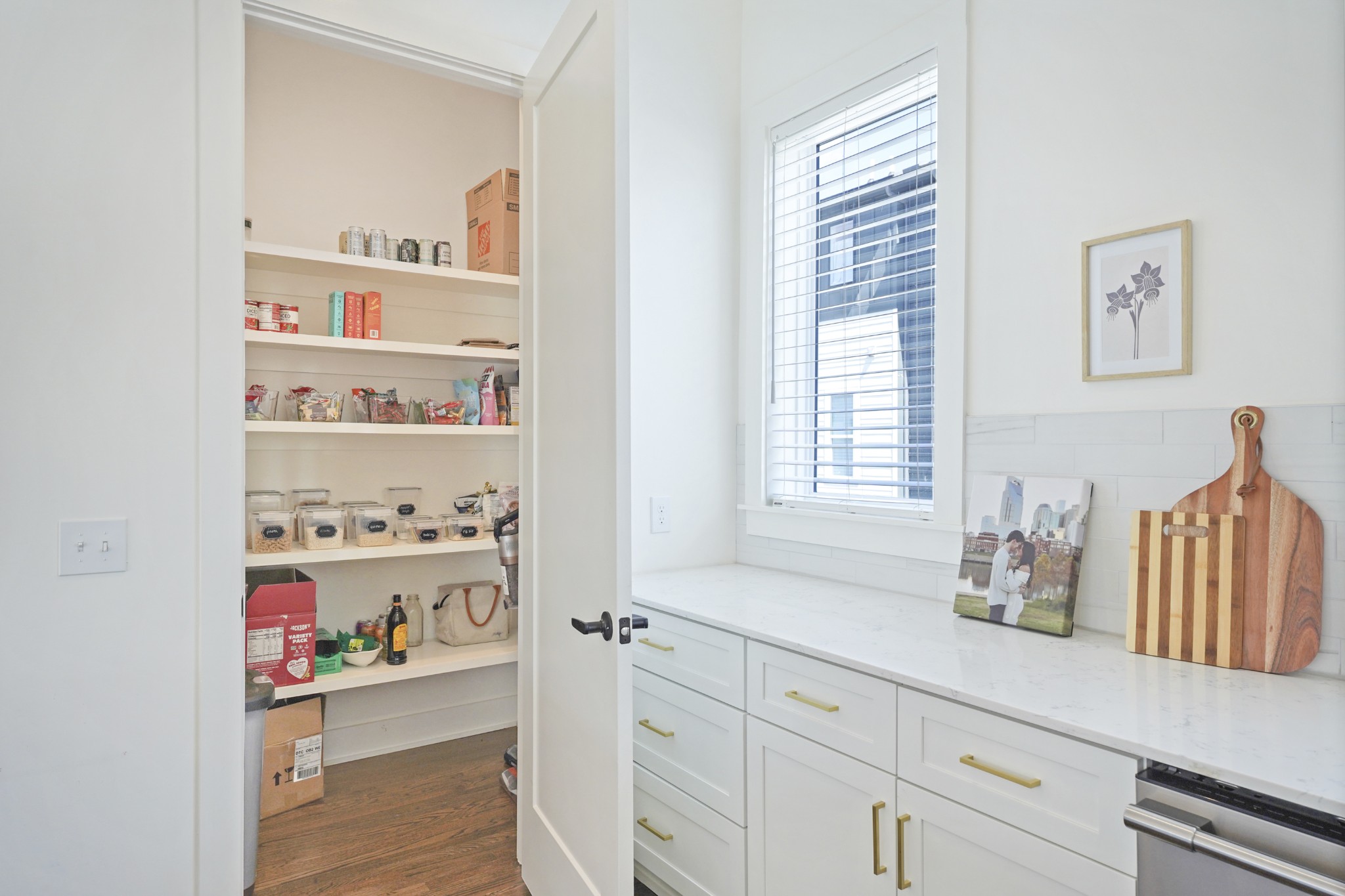 613 Vernon Ave Unit: 1