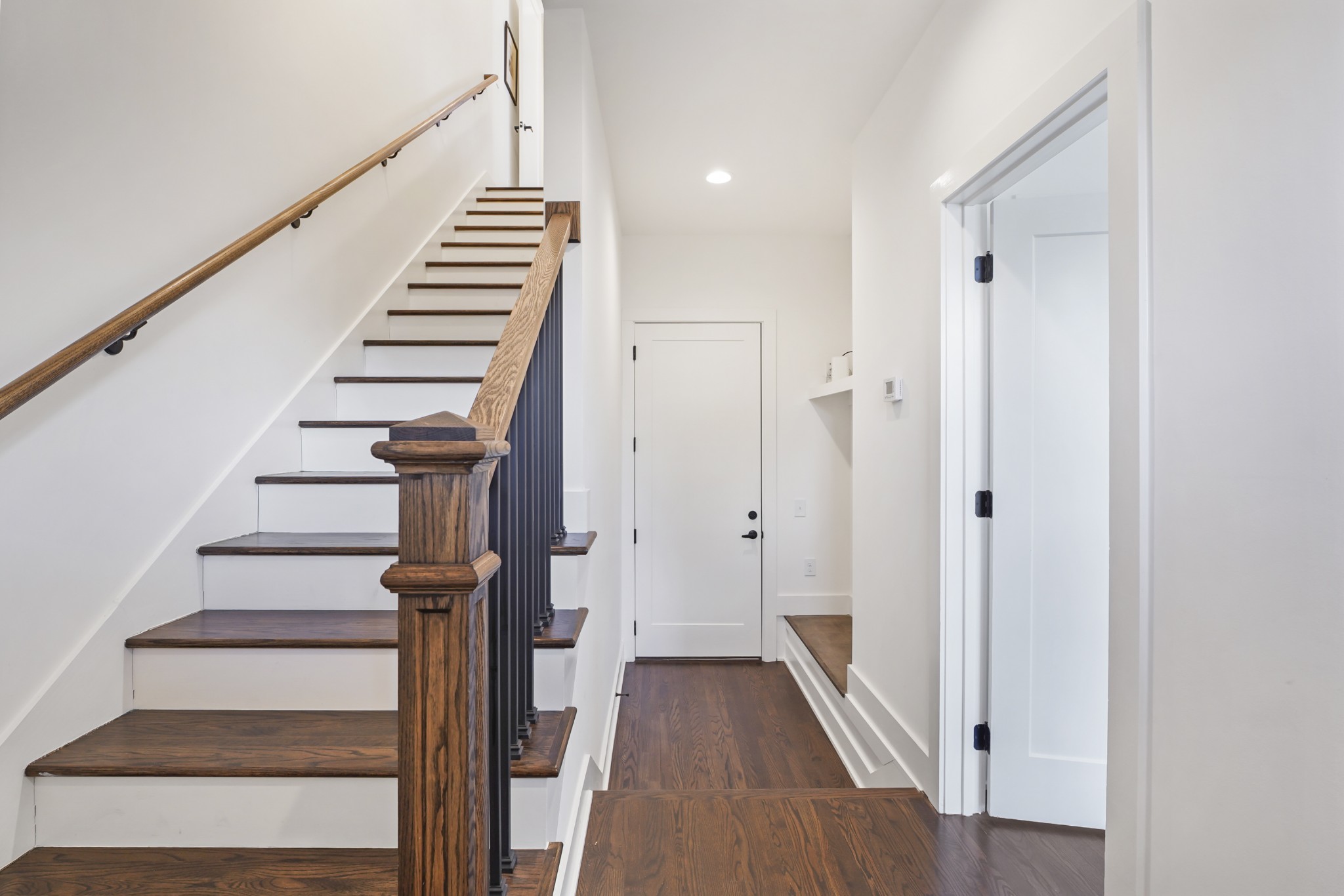 613 Vernon Ave Unit: 1