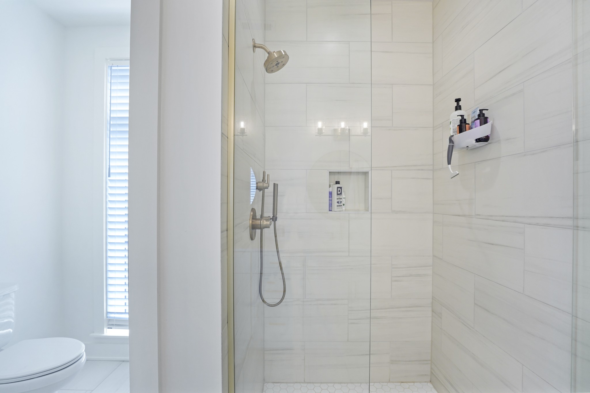 613 Vernon Ave Unit: 1