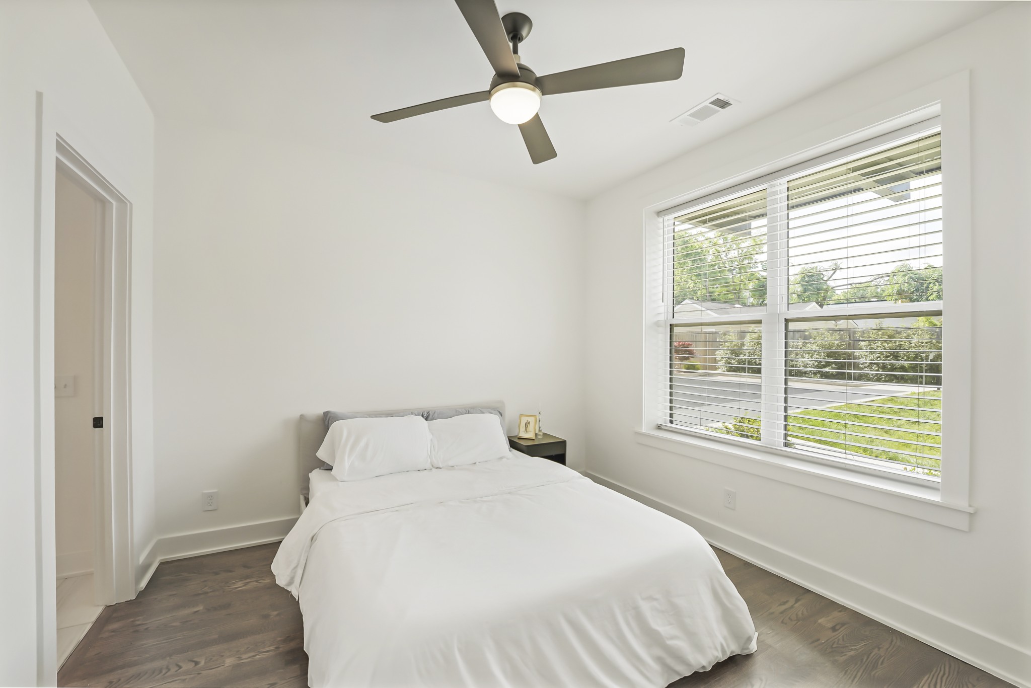 613 Vernon Ave Unit: 1