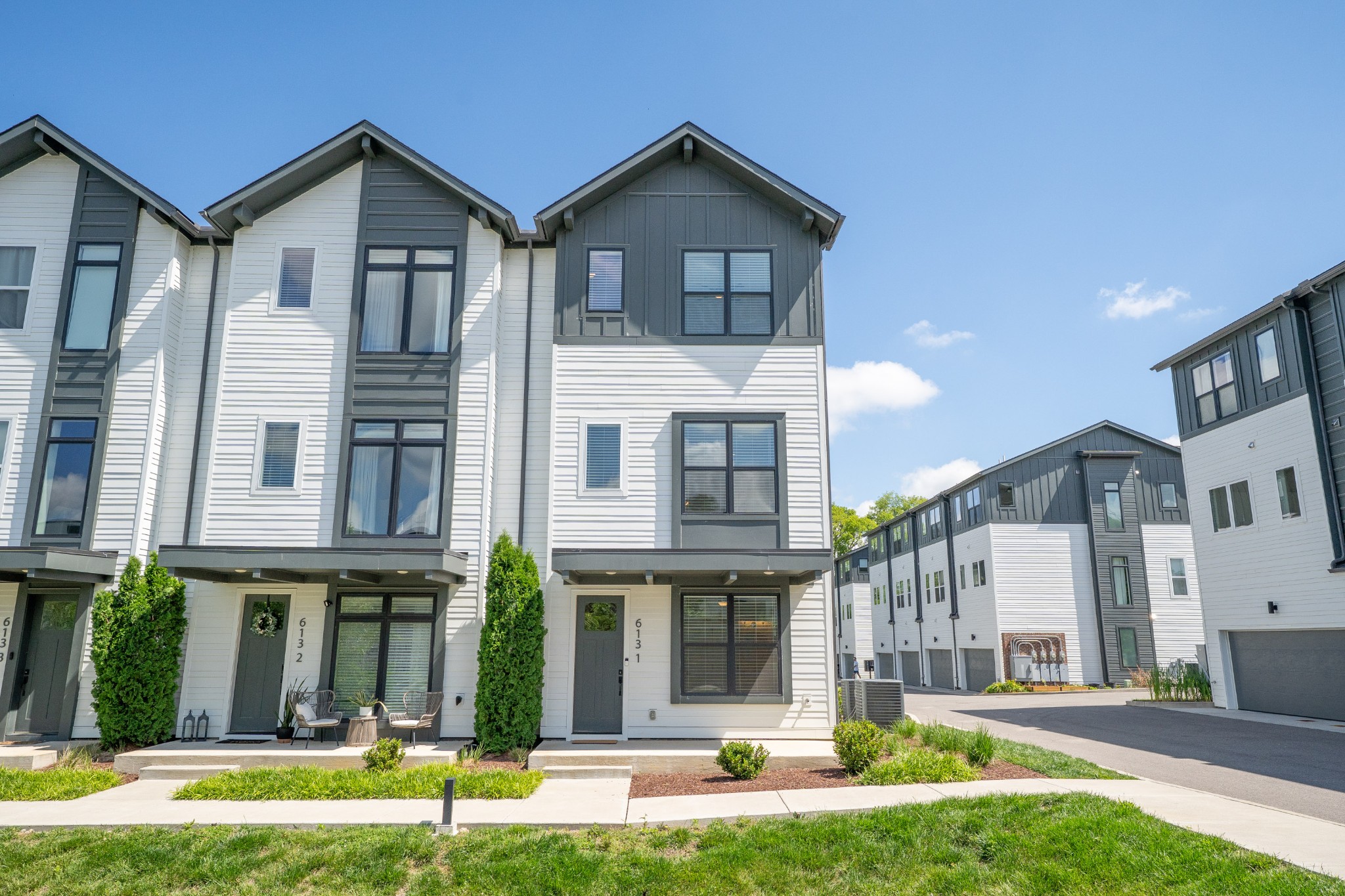 613 Vernon Ave Unit: 1