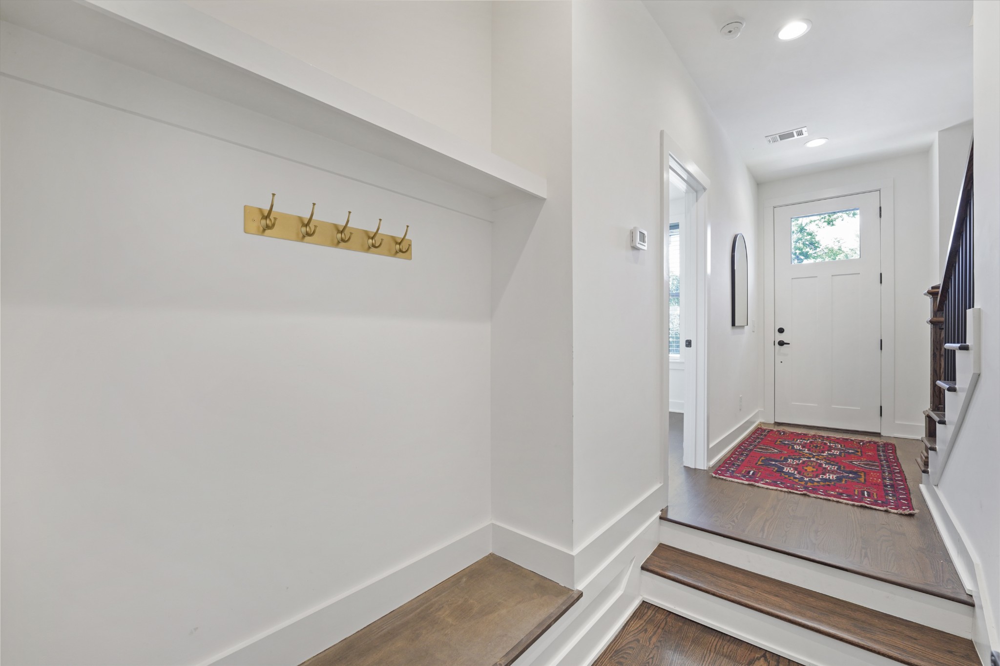 613 Vernon Ave Unit: 1