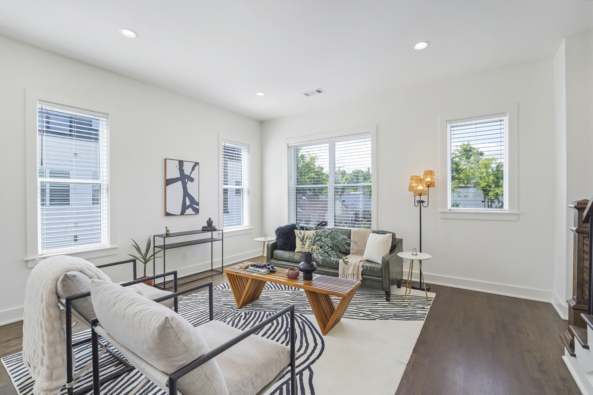 613 Vernon Ave Unit: 1