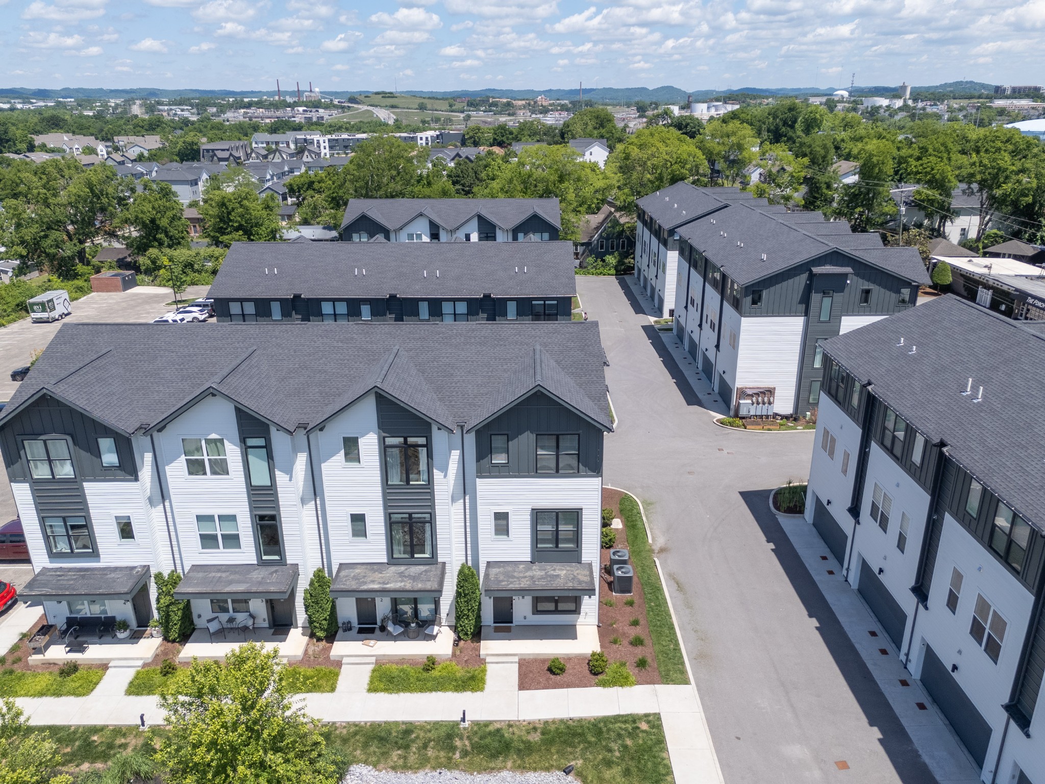 613 Vernon Ave Unit: 1