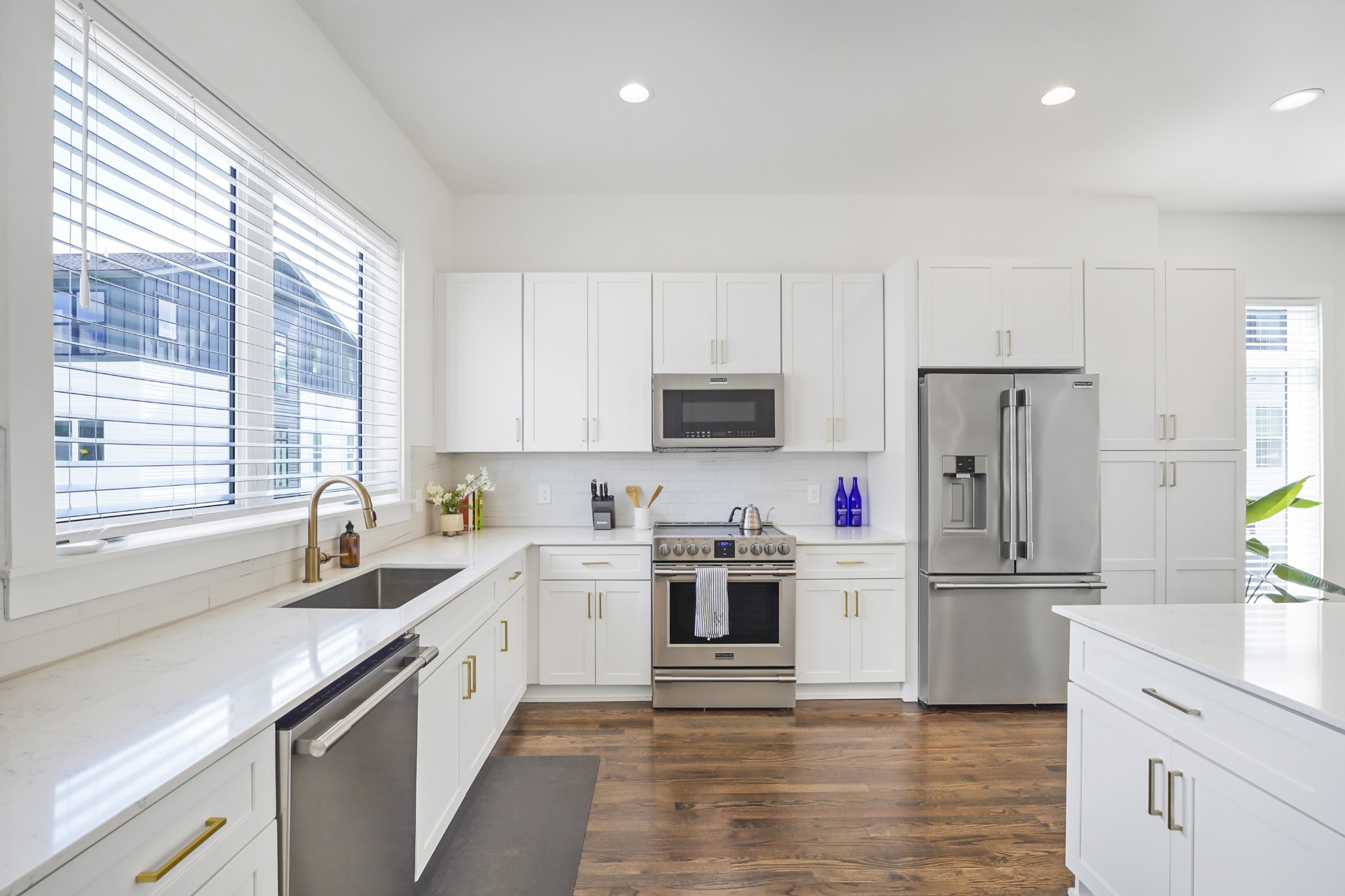 613 Vernon Ave Unit: 1
