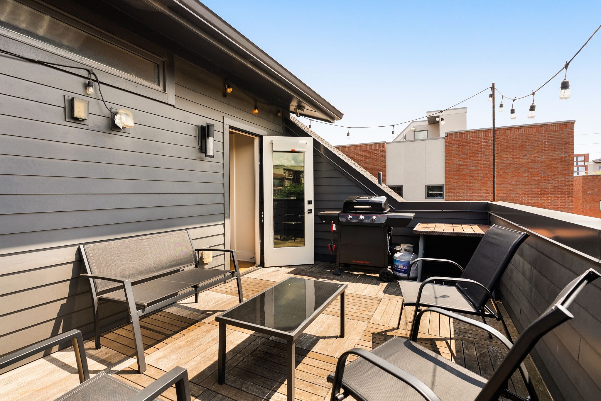 215 Taylor St