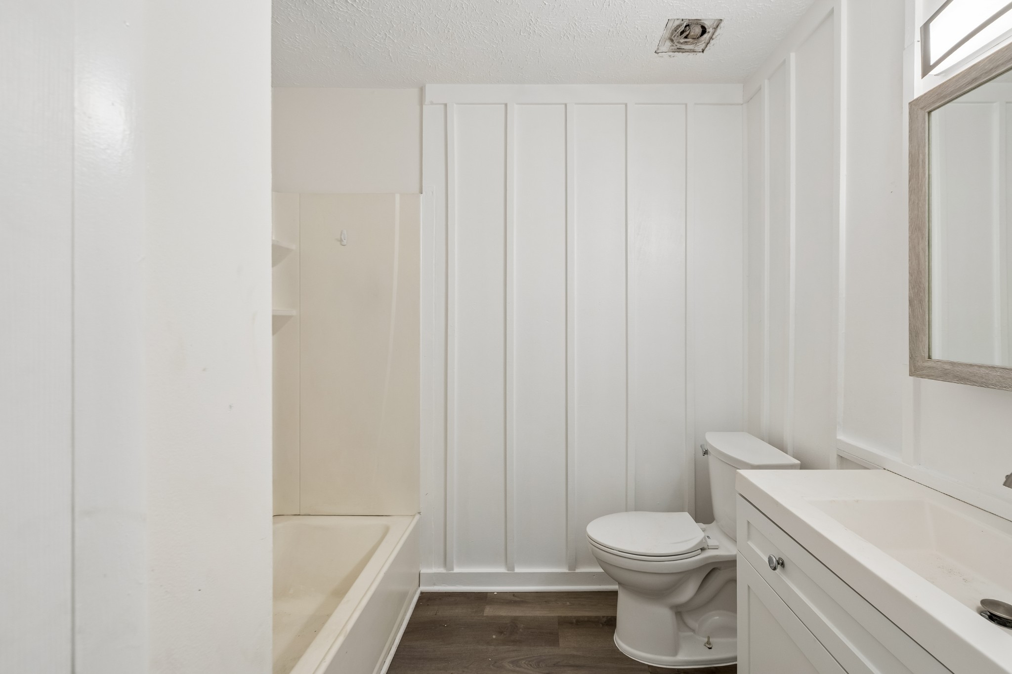 3245 Niagara Dr