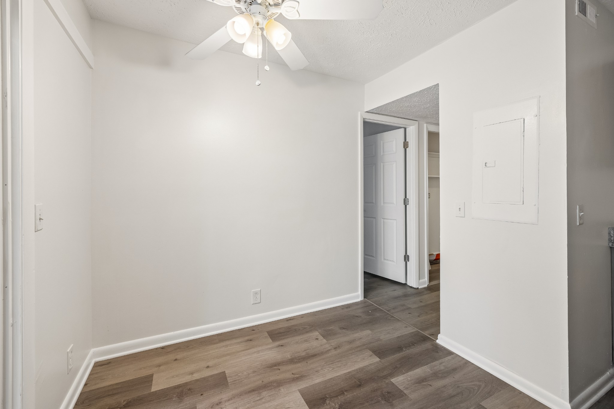 3245 Niagara Dr