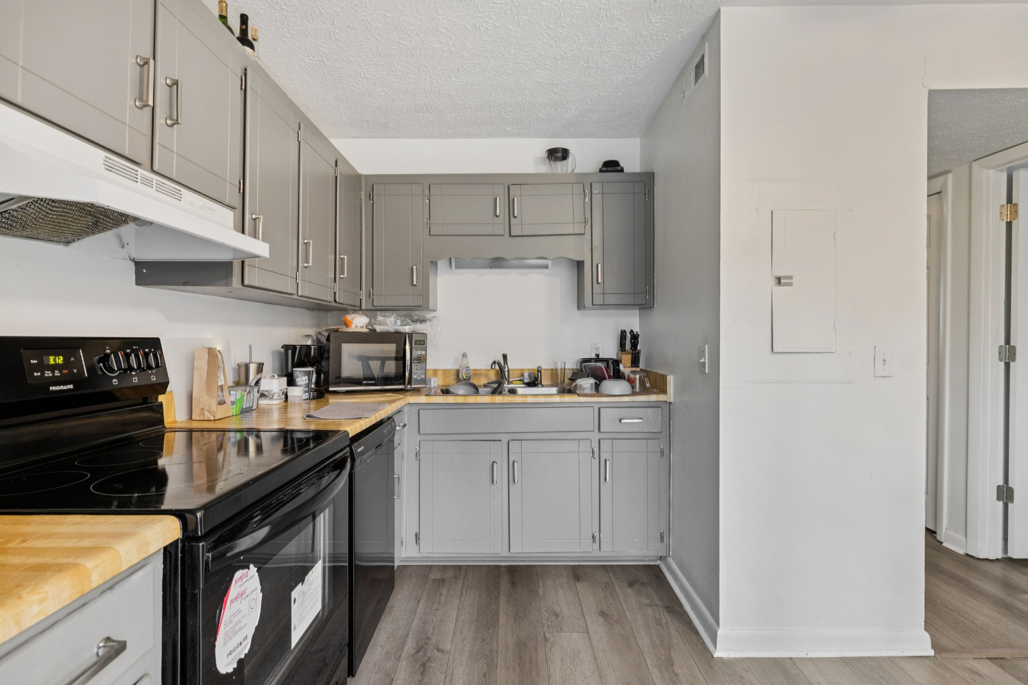 3245 Niagara Dr