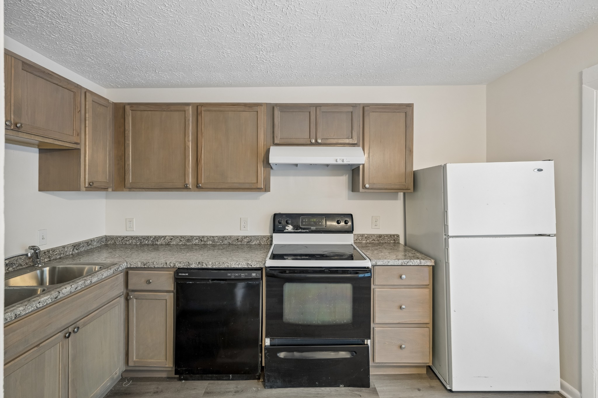 3245 Niagara Dr