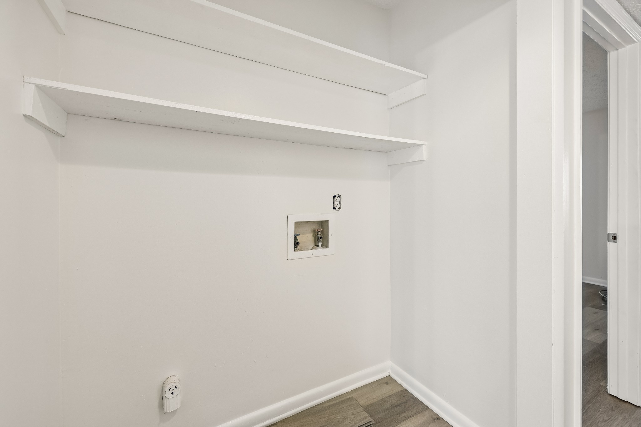 3245 Niagara Dr