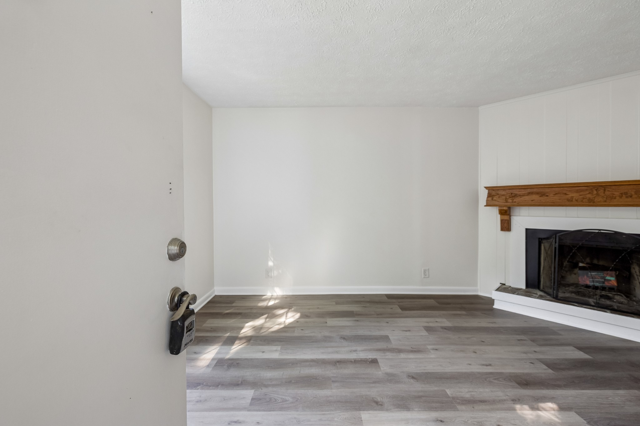 3245 Niagara Dr
