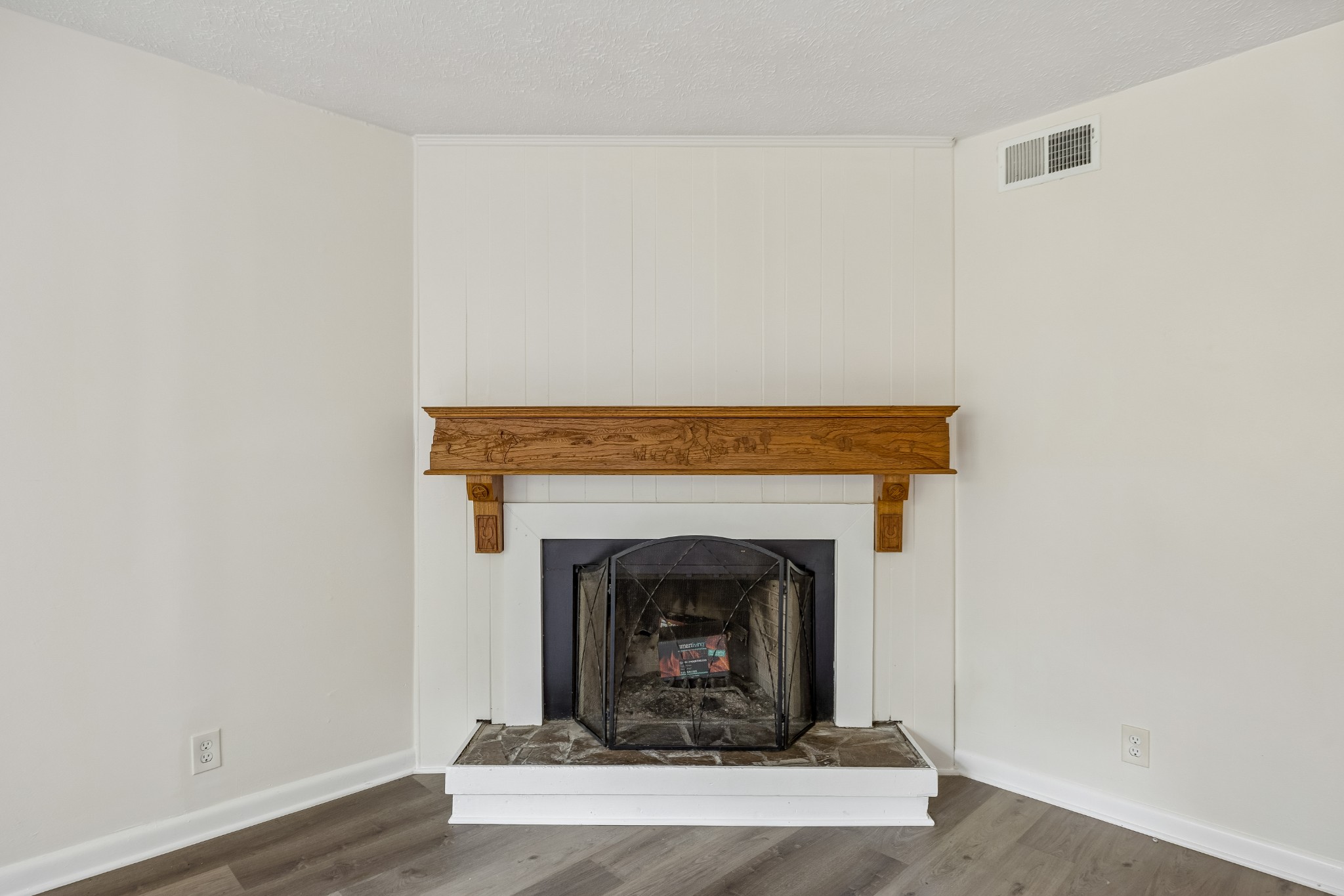 3245 Niagara Dr