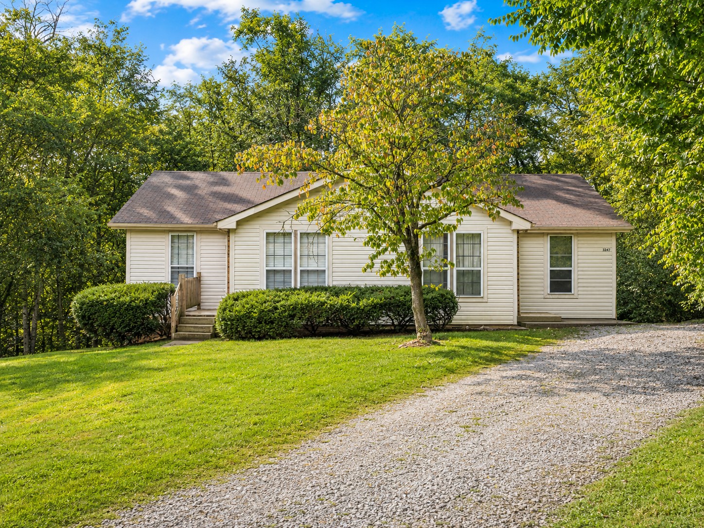 3245 Niagara Dr