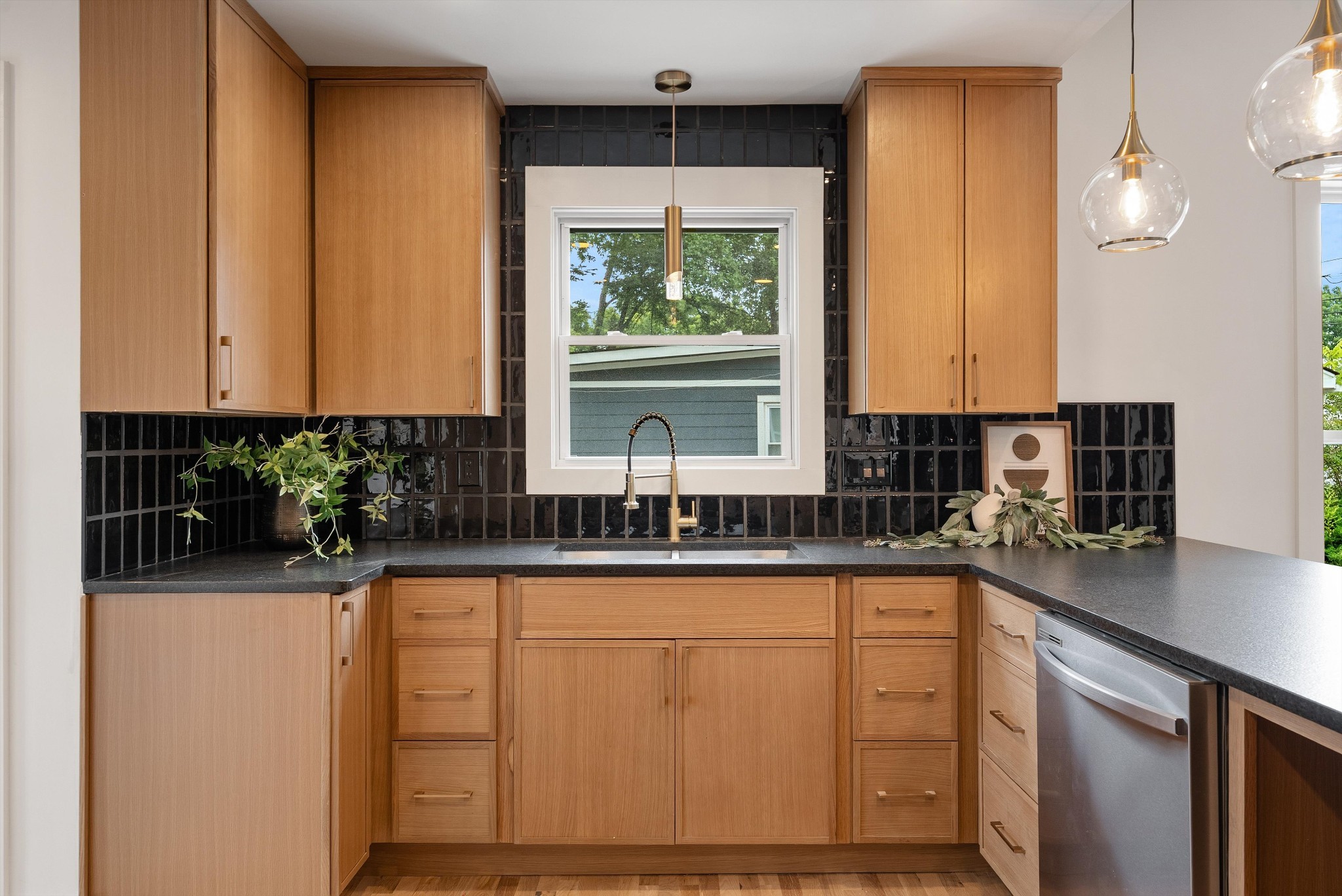 3036 Hillside Rd