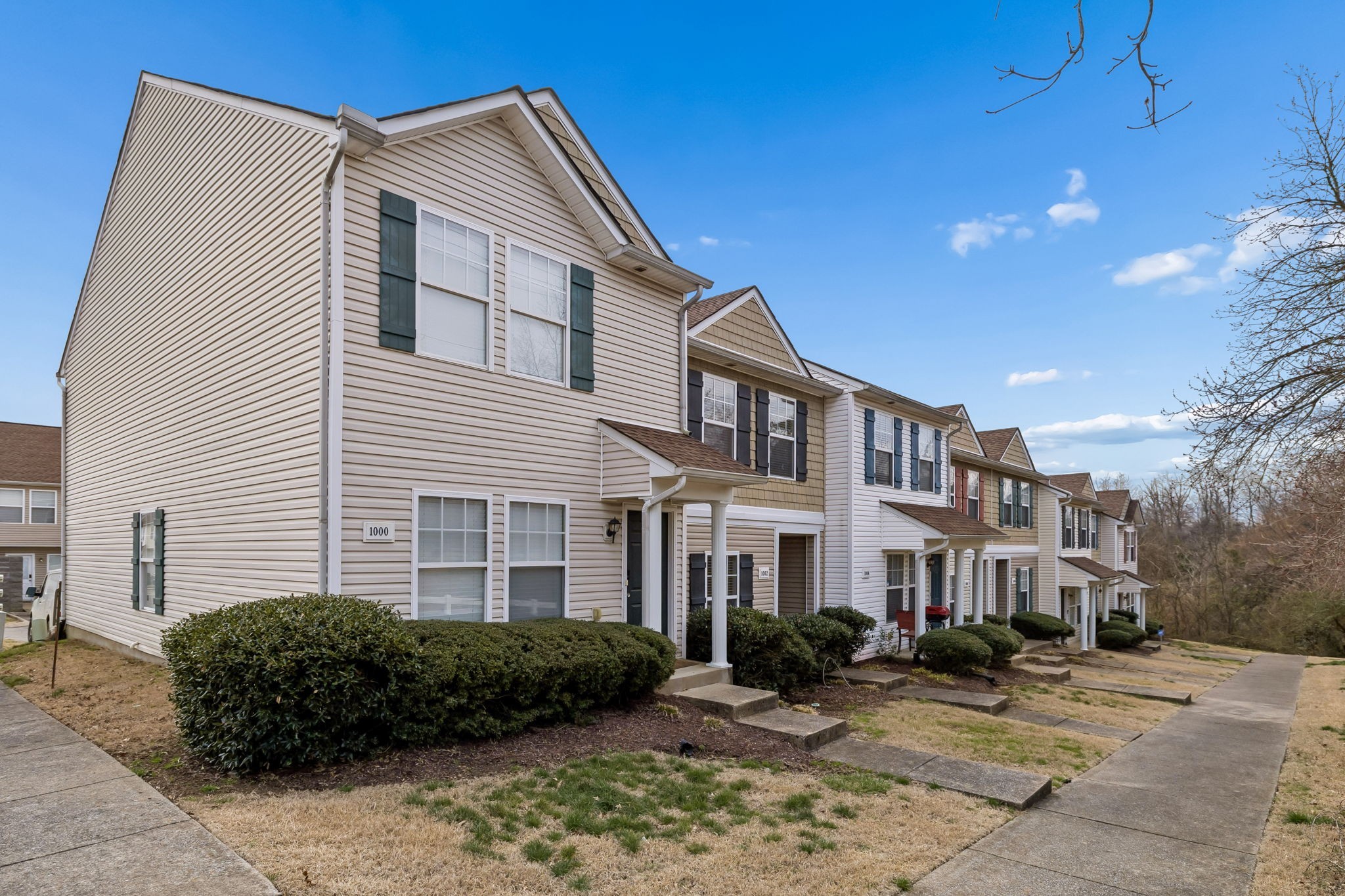 1002 Halifax Ln