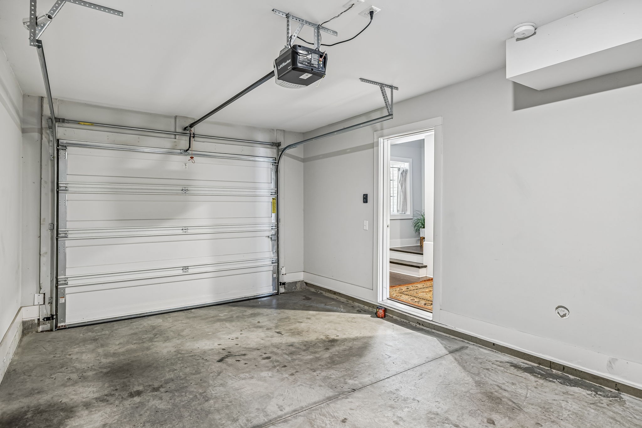 2021 Beech Ave Unit: 4