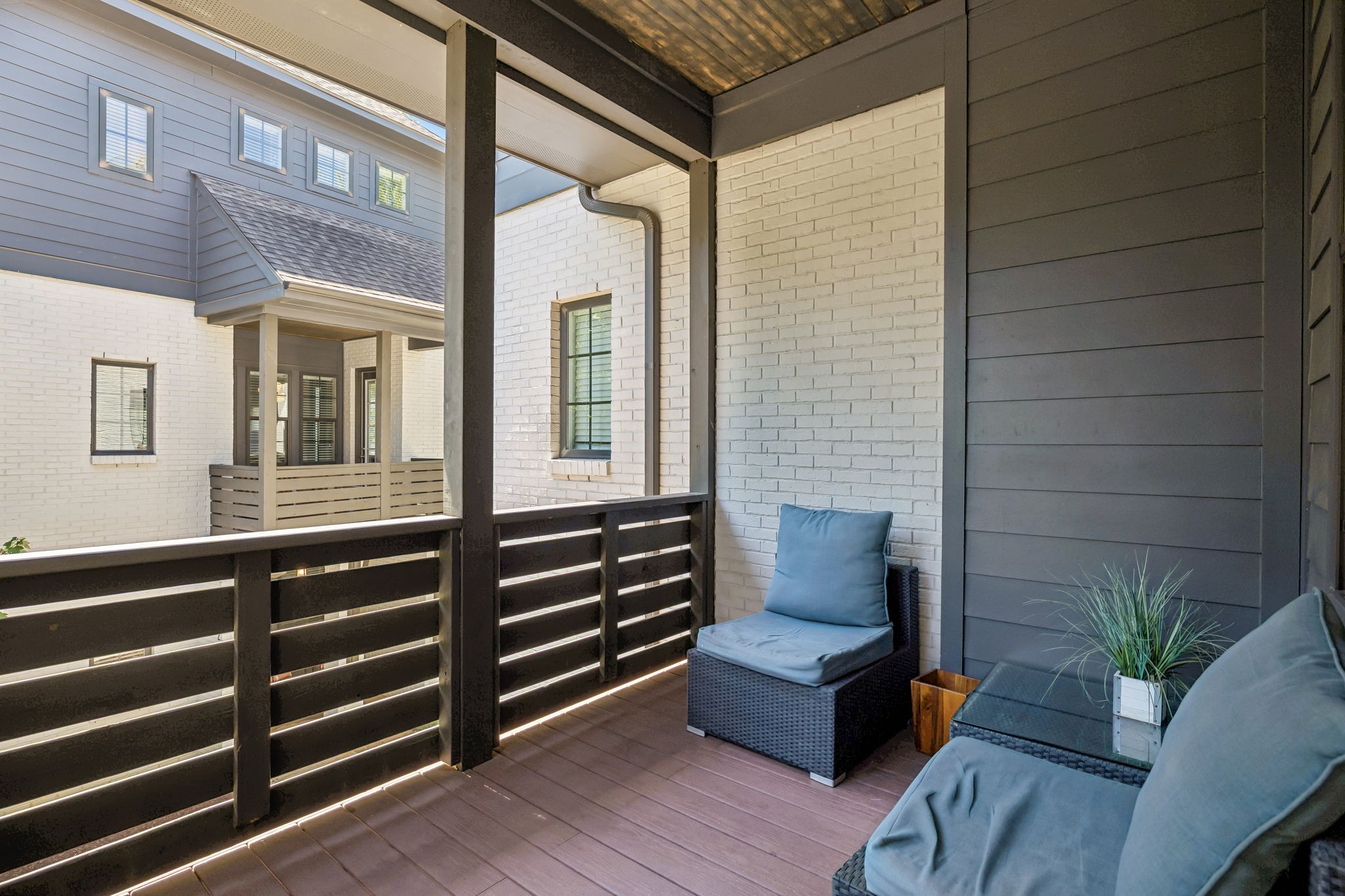 2021 Beech Ave Unit: 4