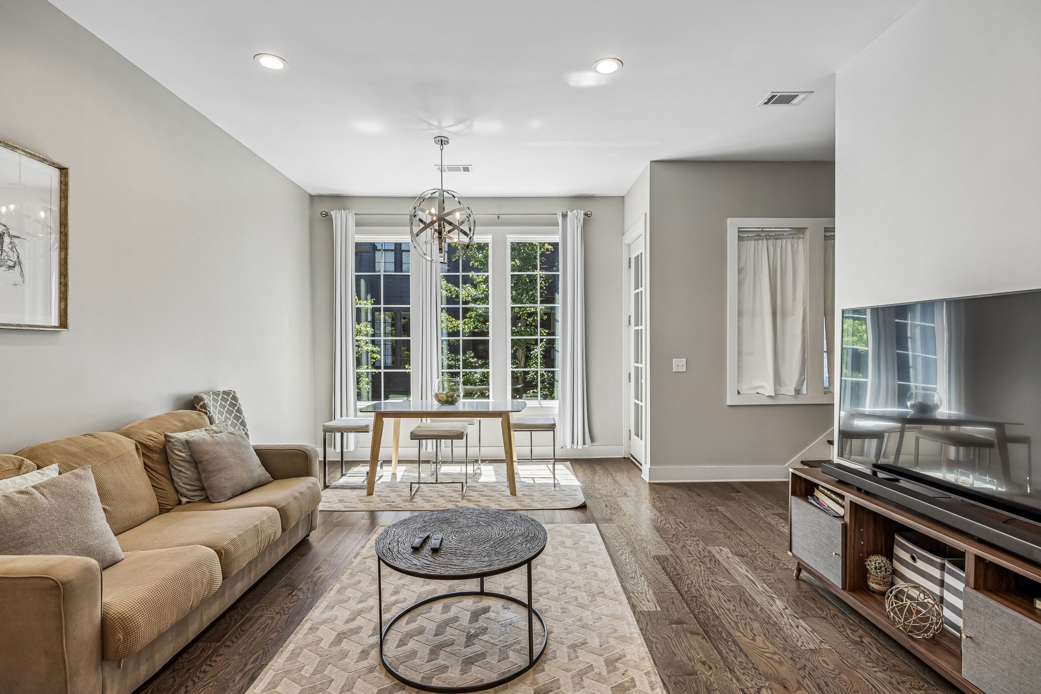2021 Beech Ave Unit: 4