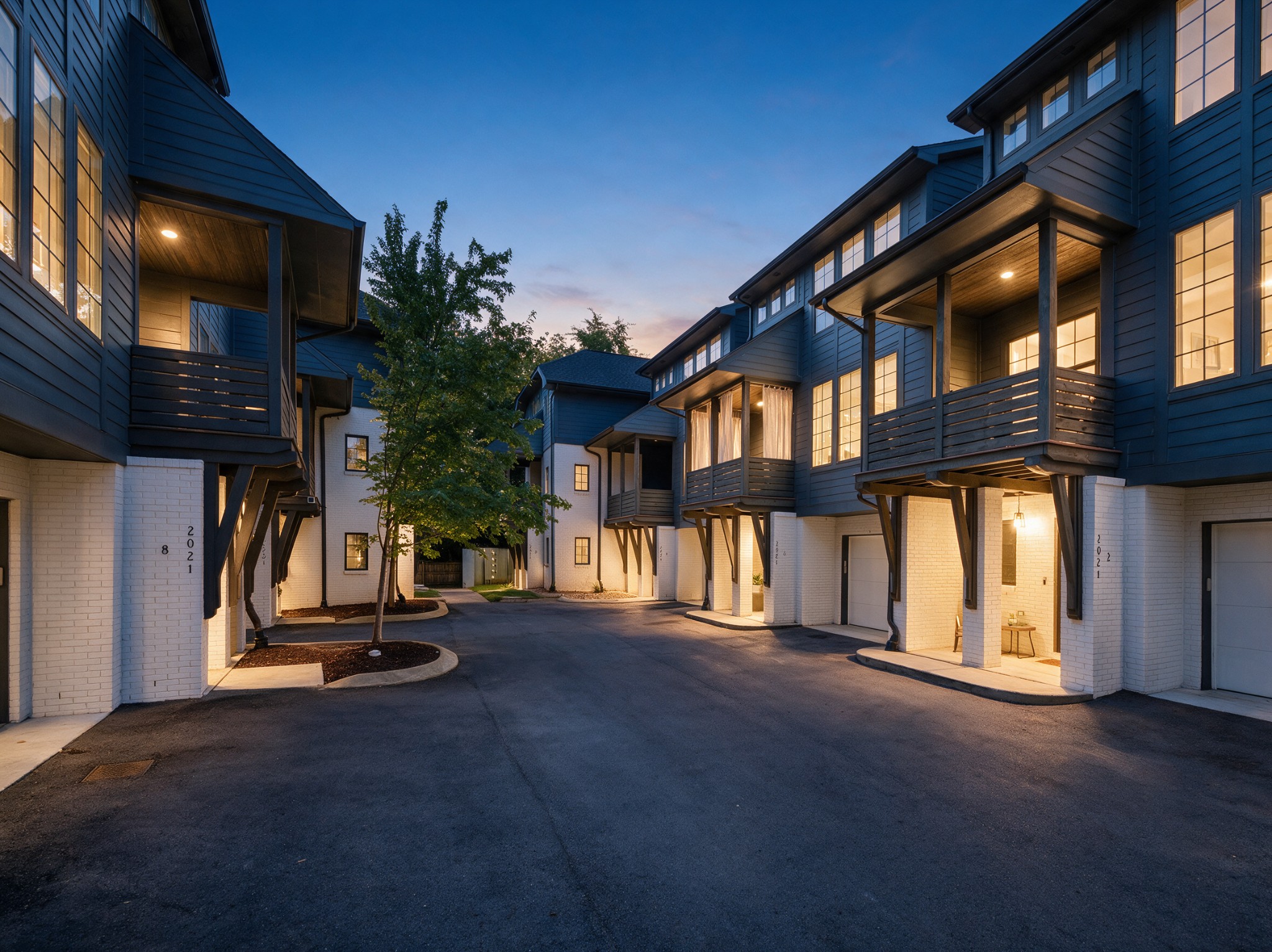 2021 Beech Ave Unit: 4