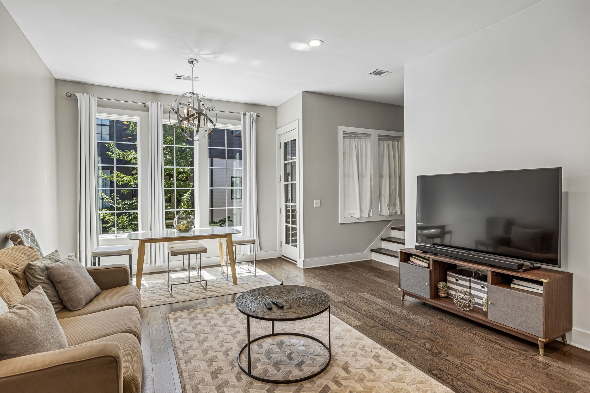 2021 Beech Ave Unit: 4
