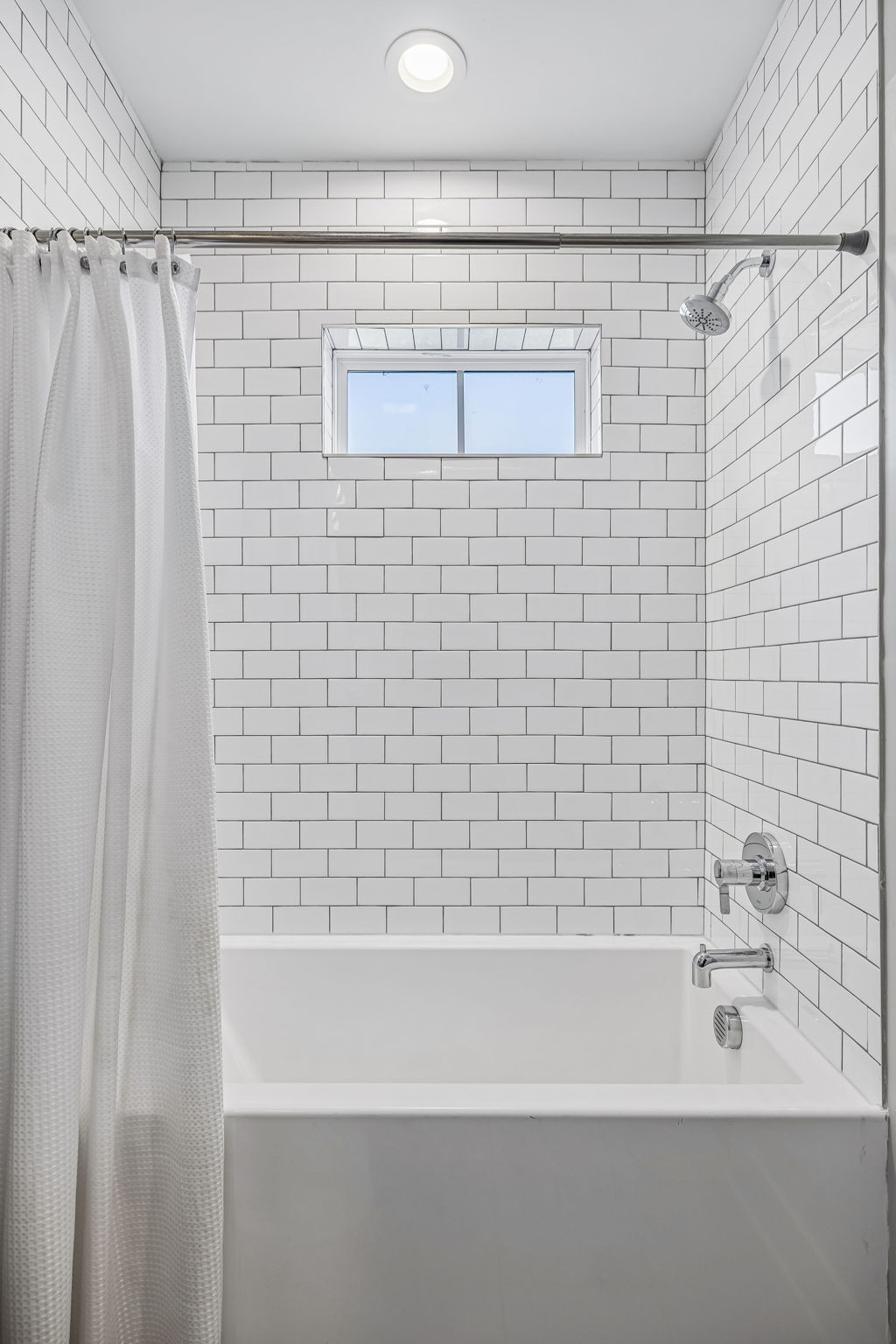 2021 Beech Ave Unit: 4