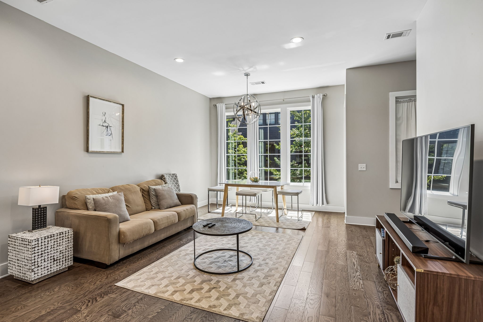 2021 Beech Ave Unit: 4