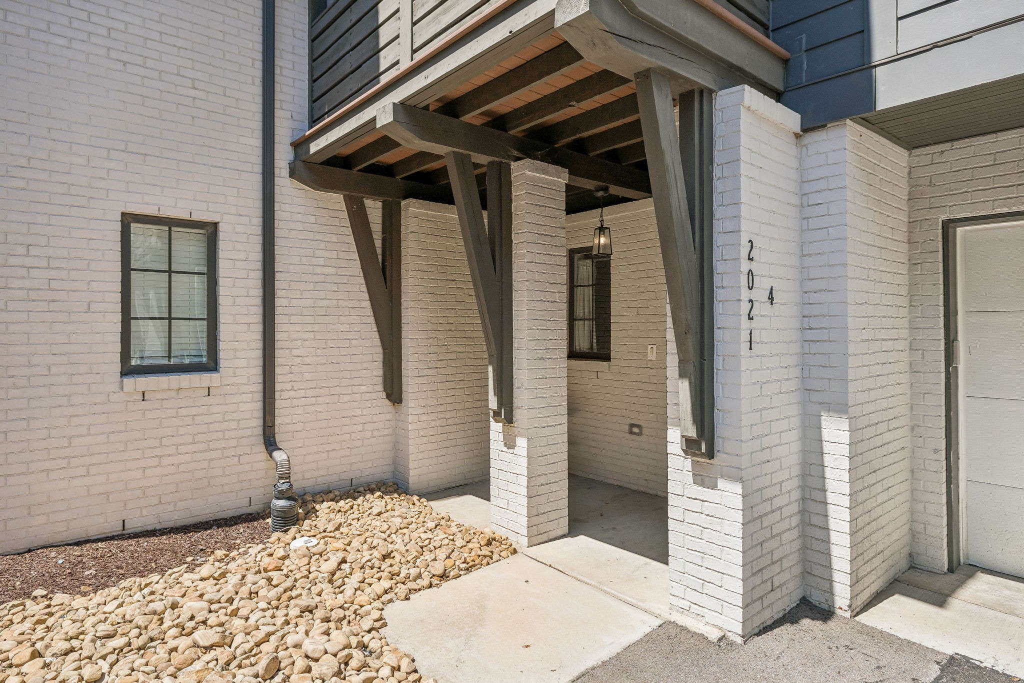 2021 Beech Ave Unit: 4