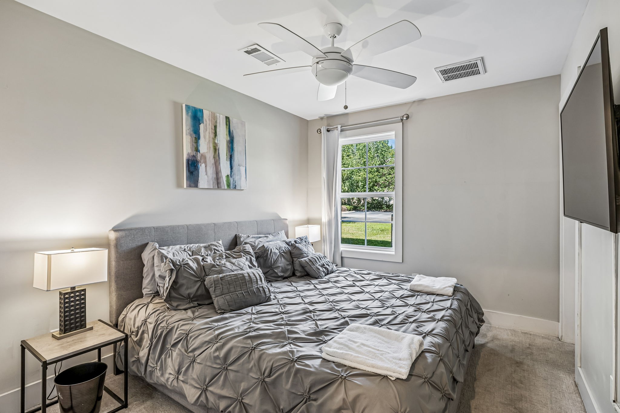 2021 Beech Ave Unit: 4