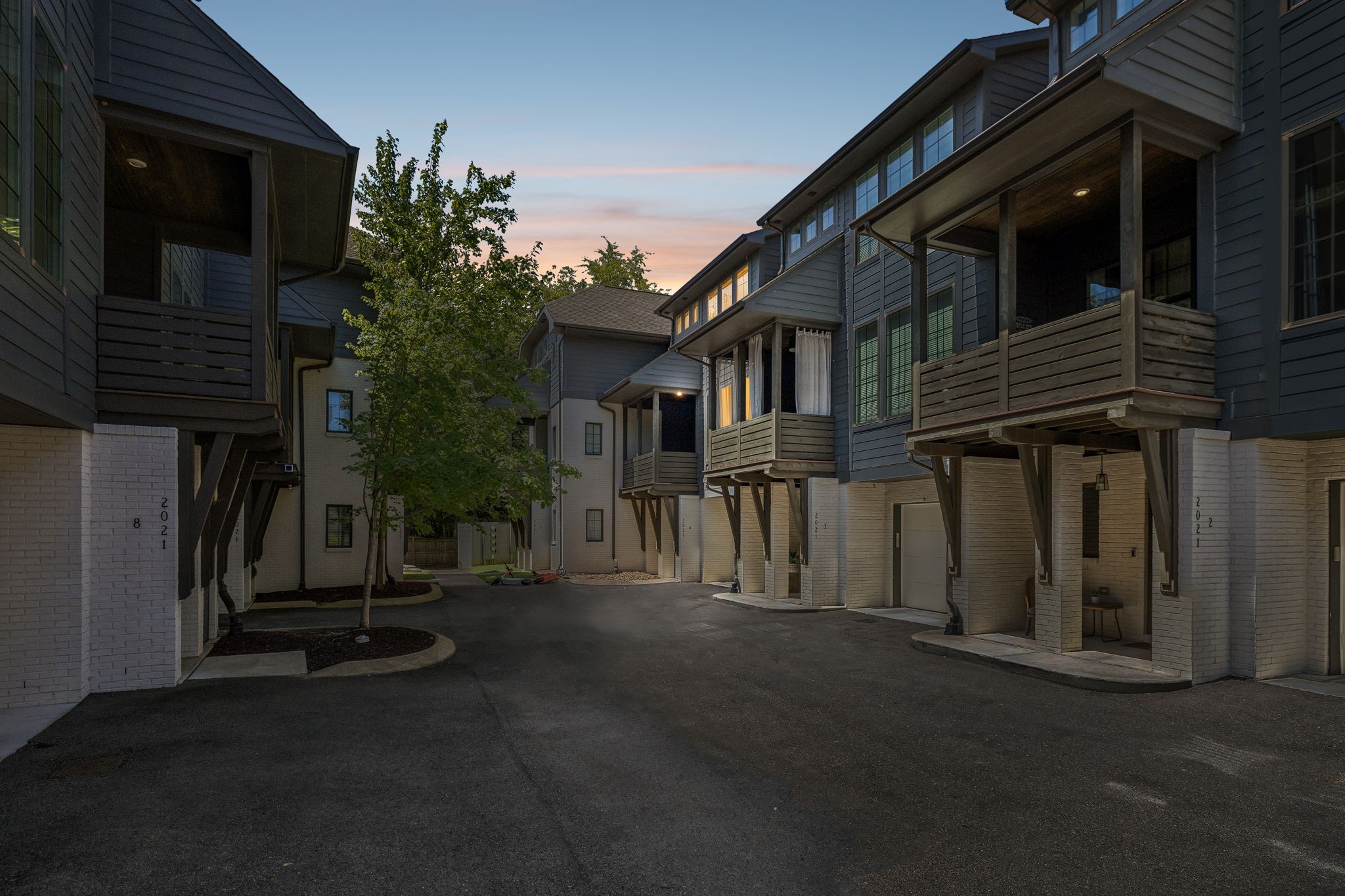 2021 Beech Ave Unit: 4