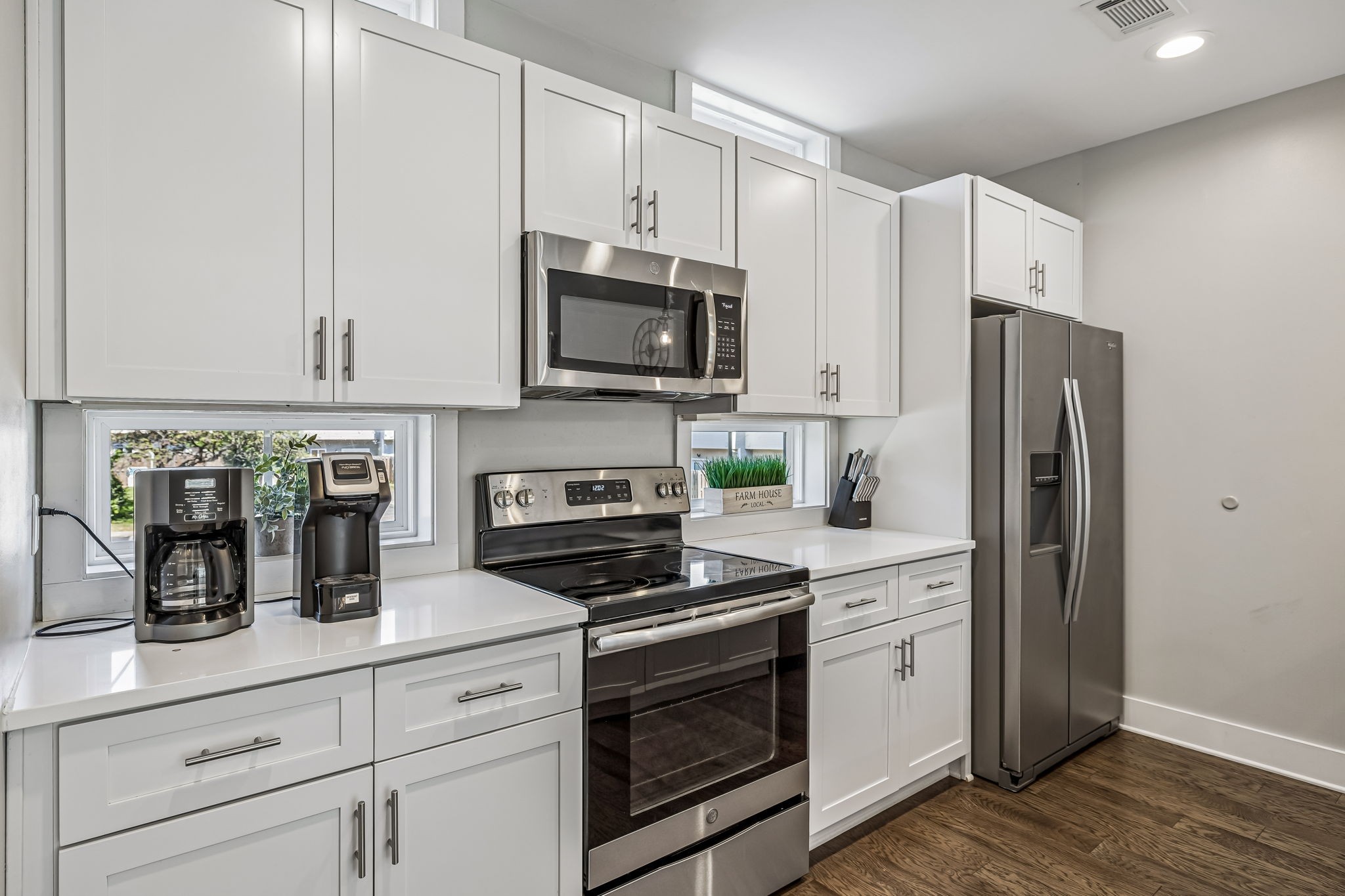 2021 Beech Ave Unit: 4